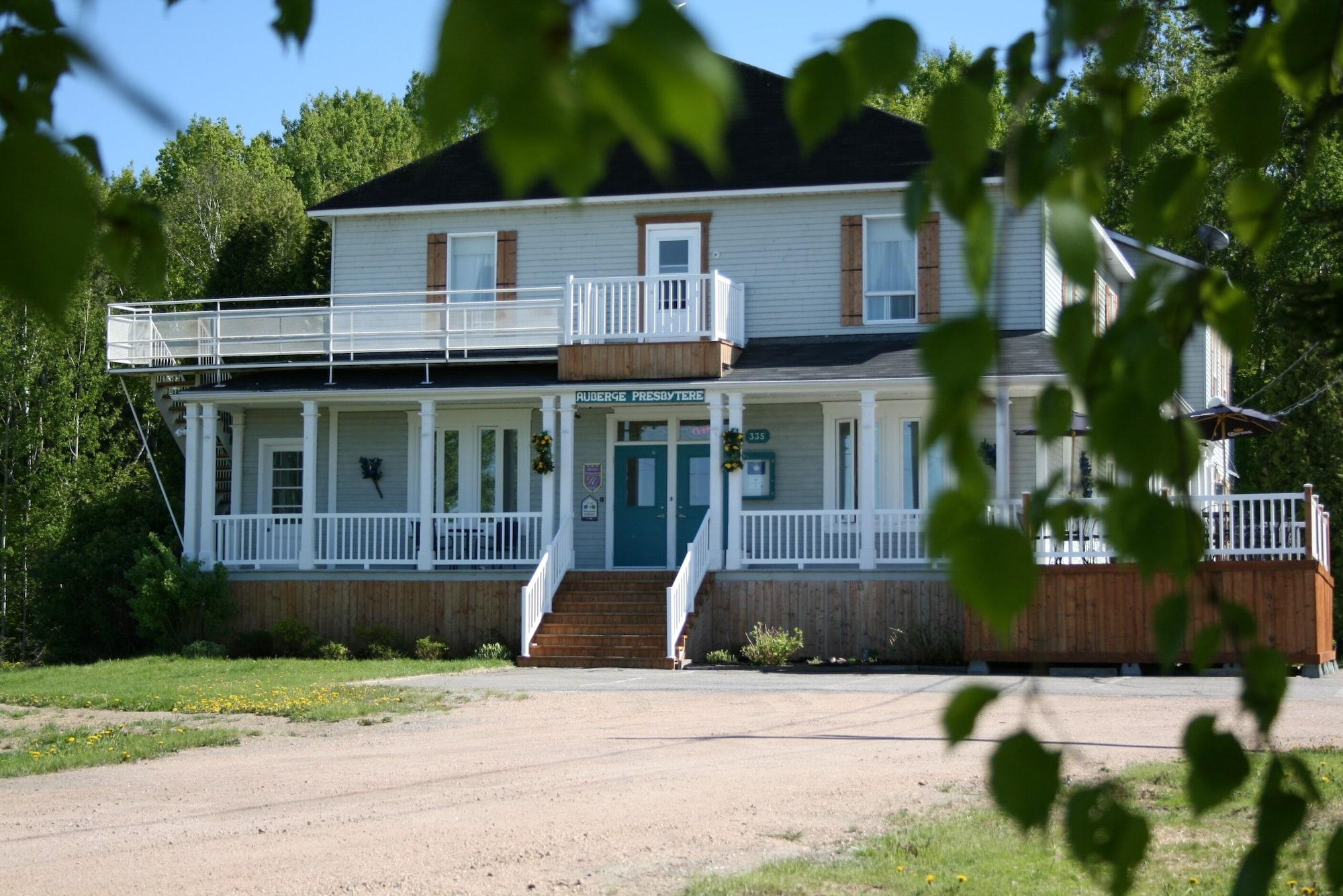 Vista Exterior Auberge Presbytere Mont Lac-Vert