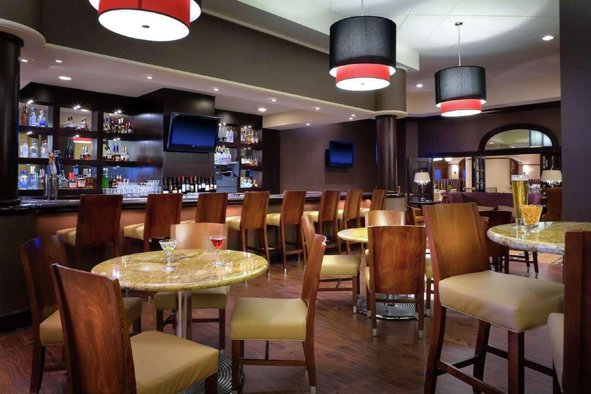 Bar/Salón DoubleTree by Hilton Hotel Modesto