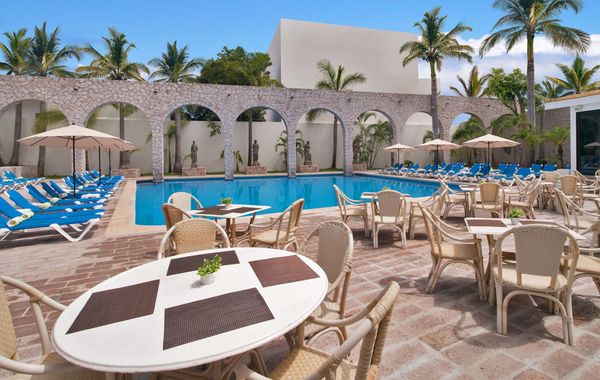 El Cid Granada Hotel - Hoteles con alberca en Mazatlán, Sinaloa