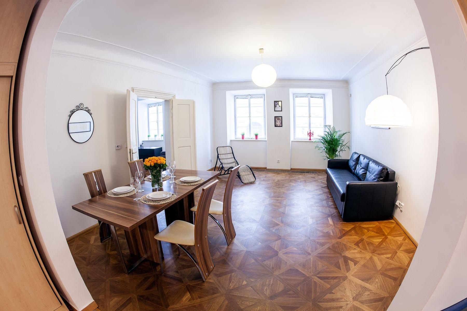 Comodidades del Alojamiento St. Nicholas Church view apartment