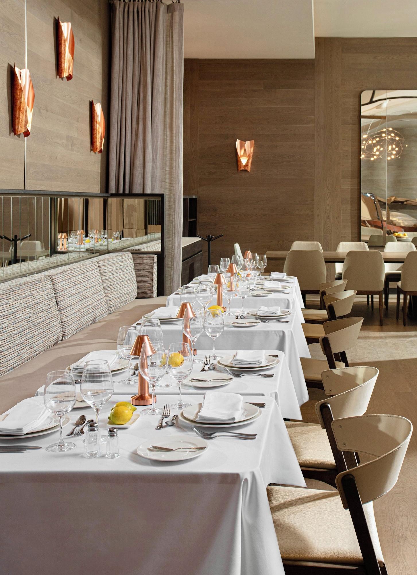 Restaurant Debaines Hotel Santiago