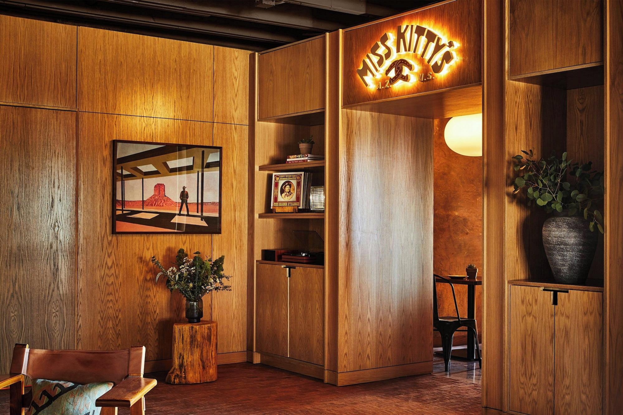 Bar/Salón Trailborn Grand Canyon, Outdoor Collection by Marriott Bonvoy