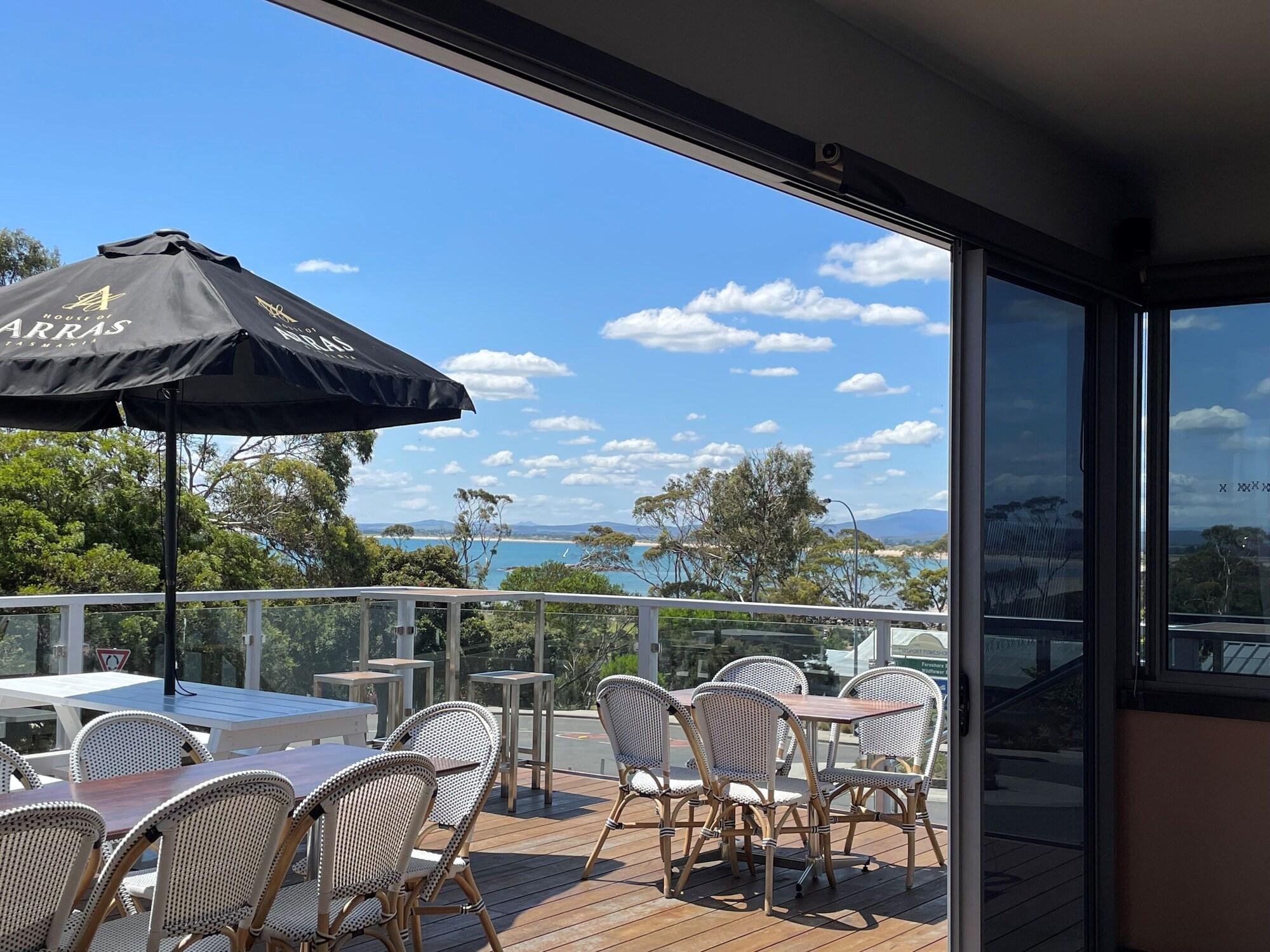 Varios Bridport Bay Inn