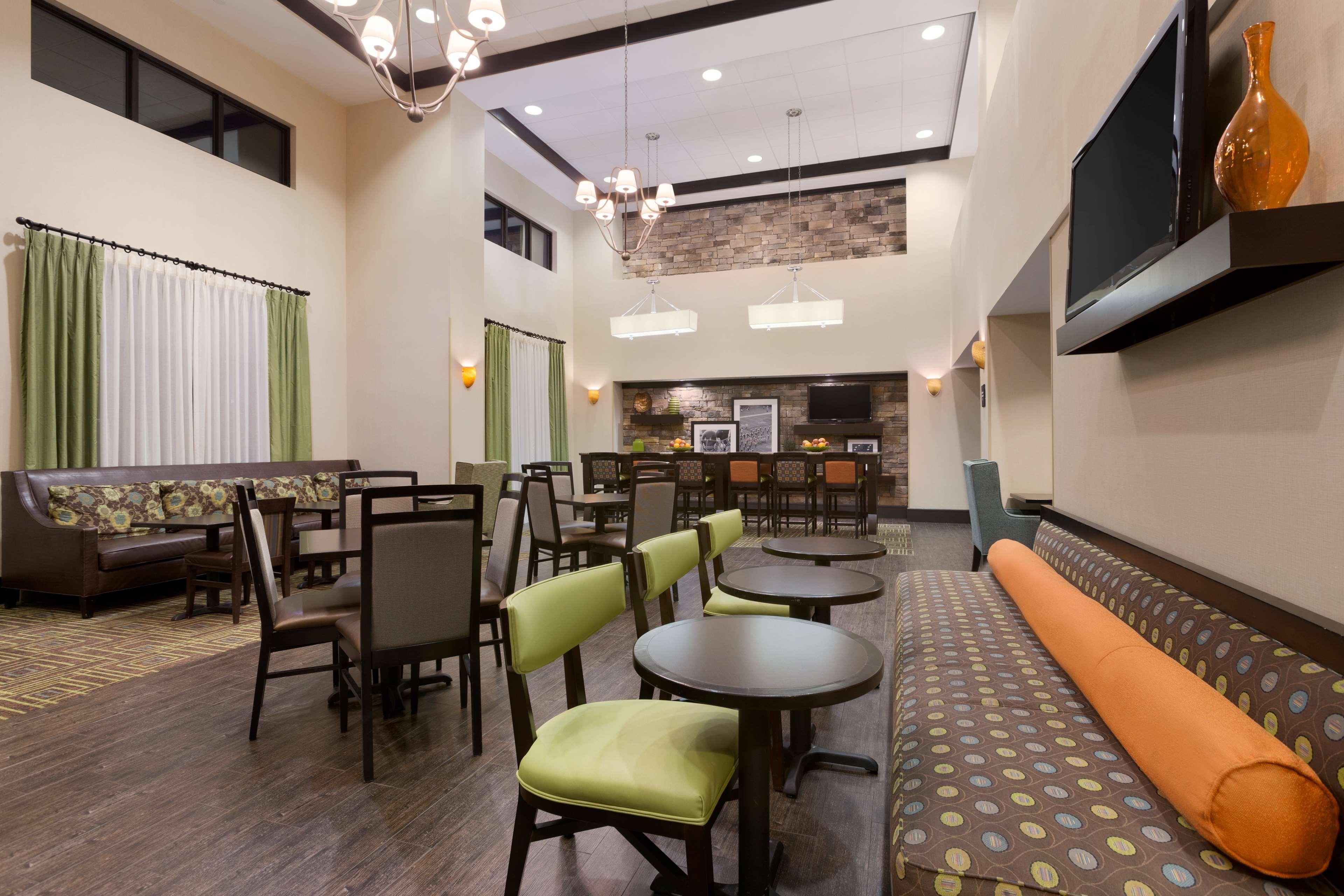 Vista Exterior Hampton Inn & Suites Birmingham/280 East-Eagle Point