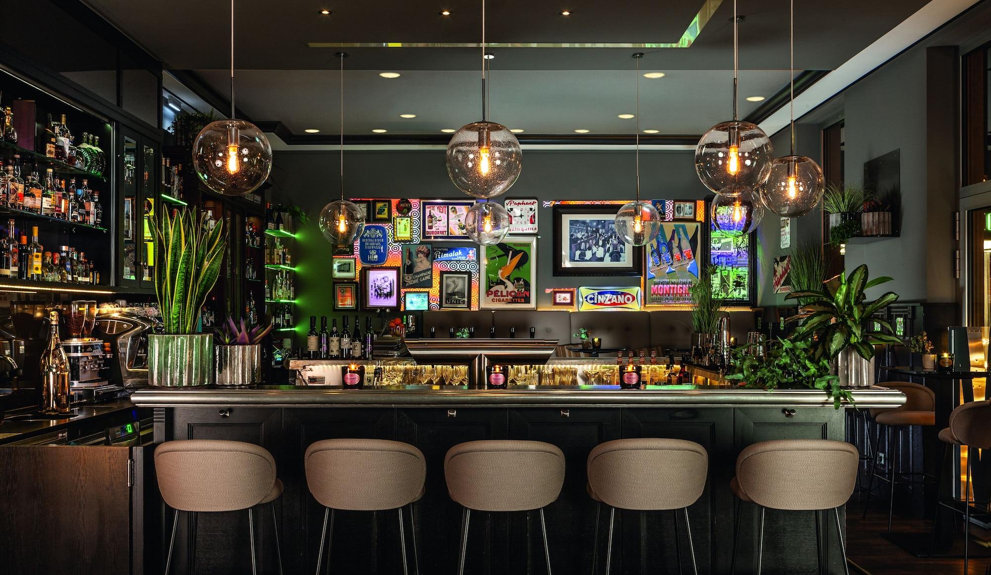 Bar/Salón Hotel Maximilian's