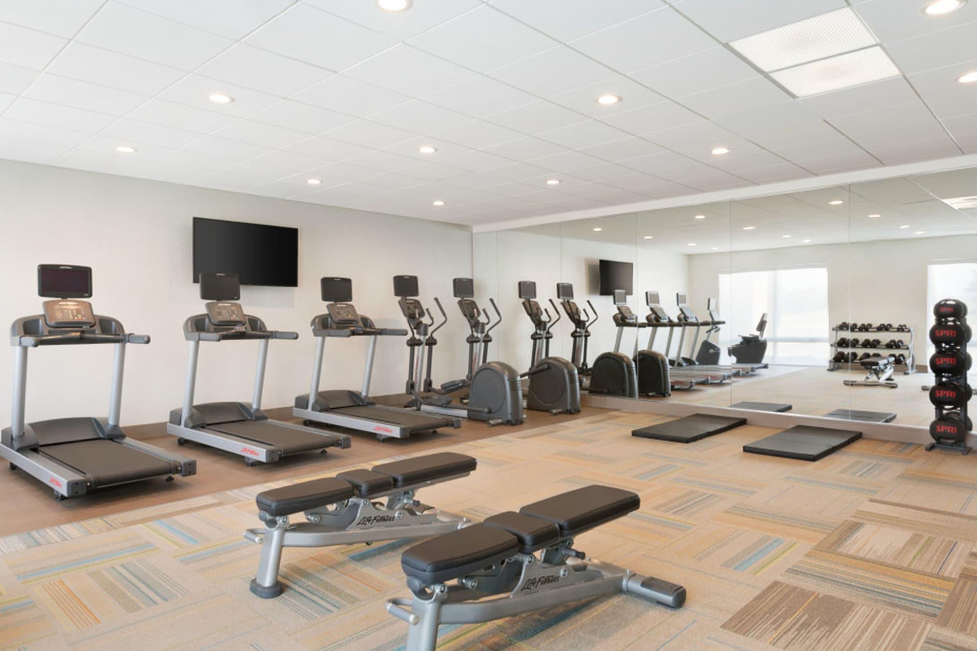 Gimnasio Holiday Inn Express and Suites-Cincinnati NE - Red Bank Road by IHG