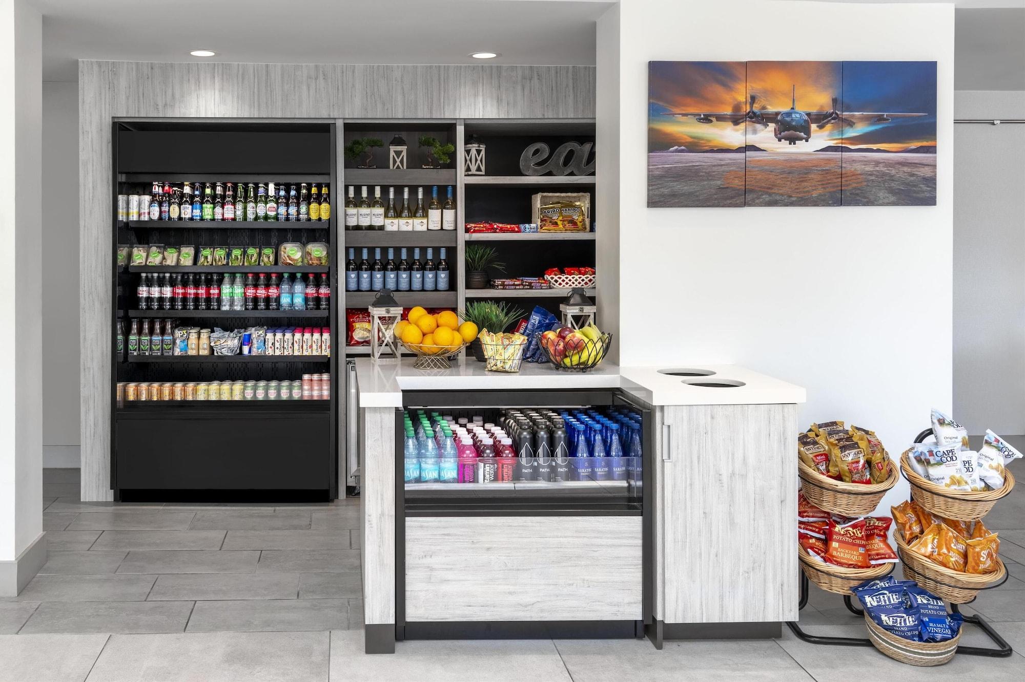 Bar/Salón Hilton Garden Inn Queens/JFK Airport