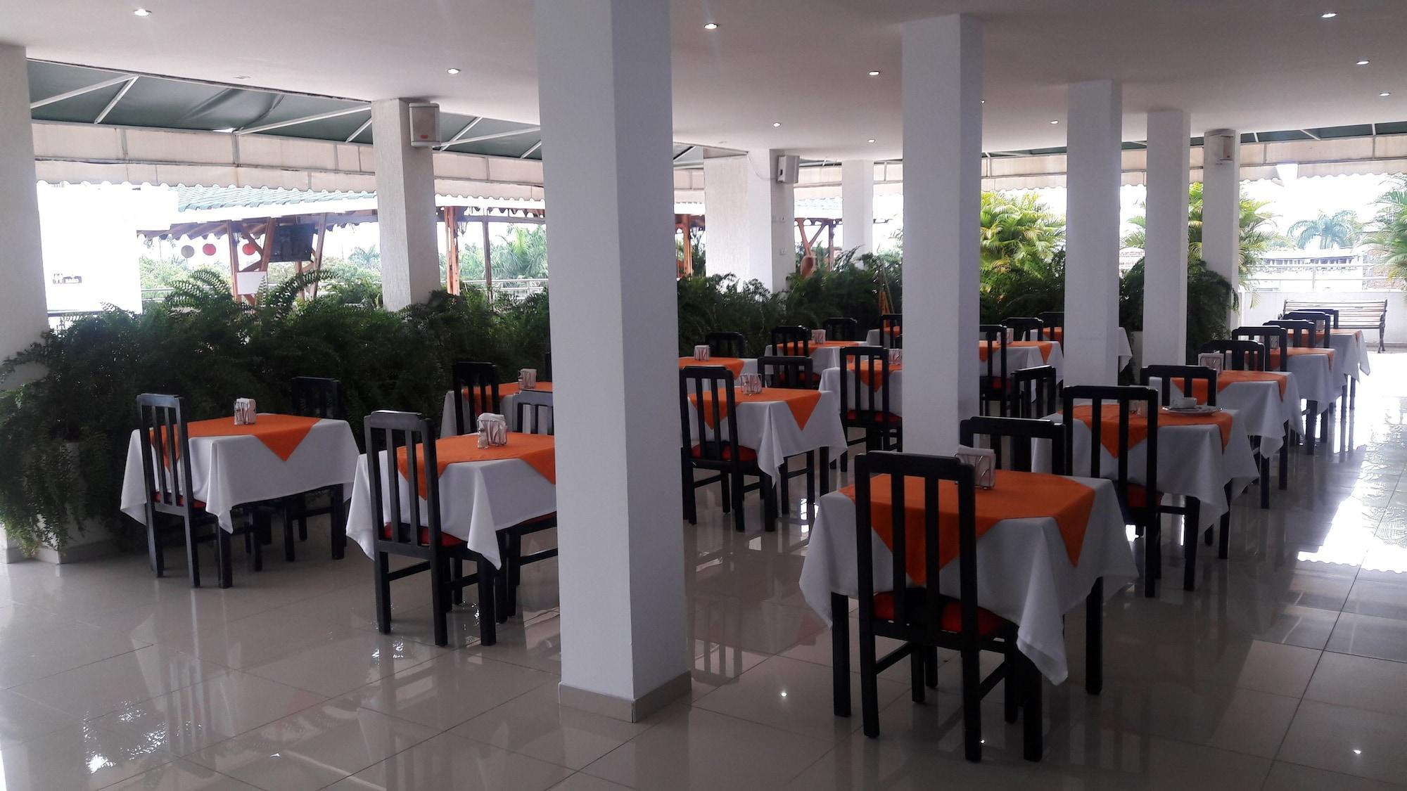 Restaurant Hotel Cafe Plaza