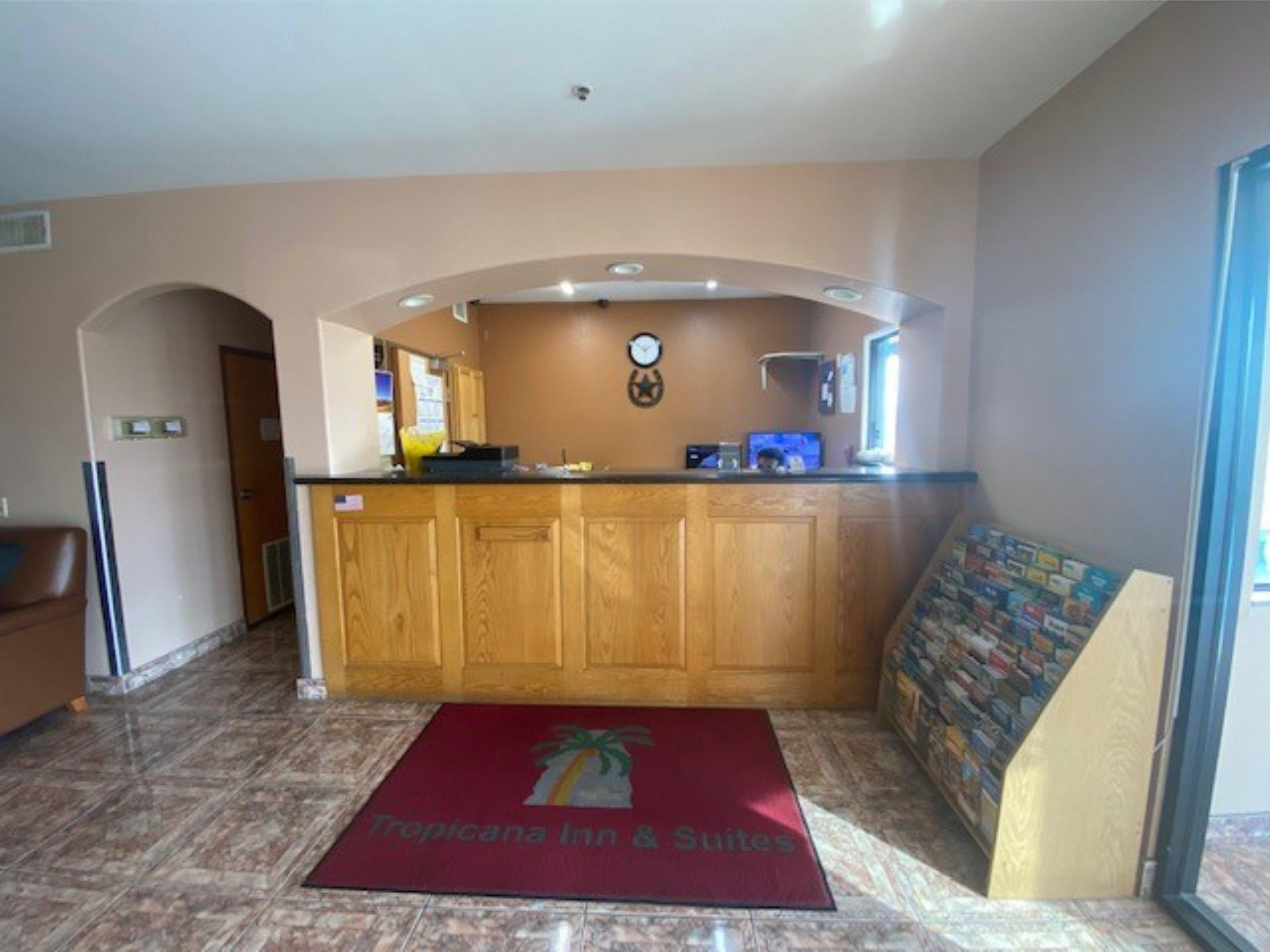 Vista Lobby Tropicana Inn and Suites
