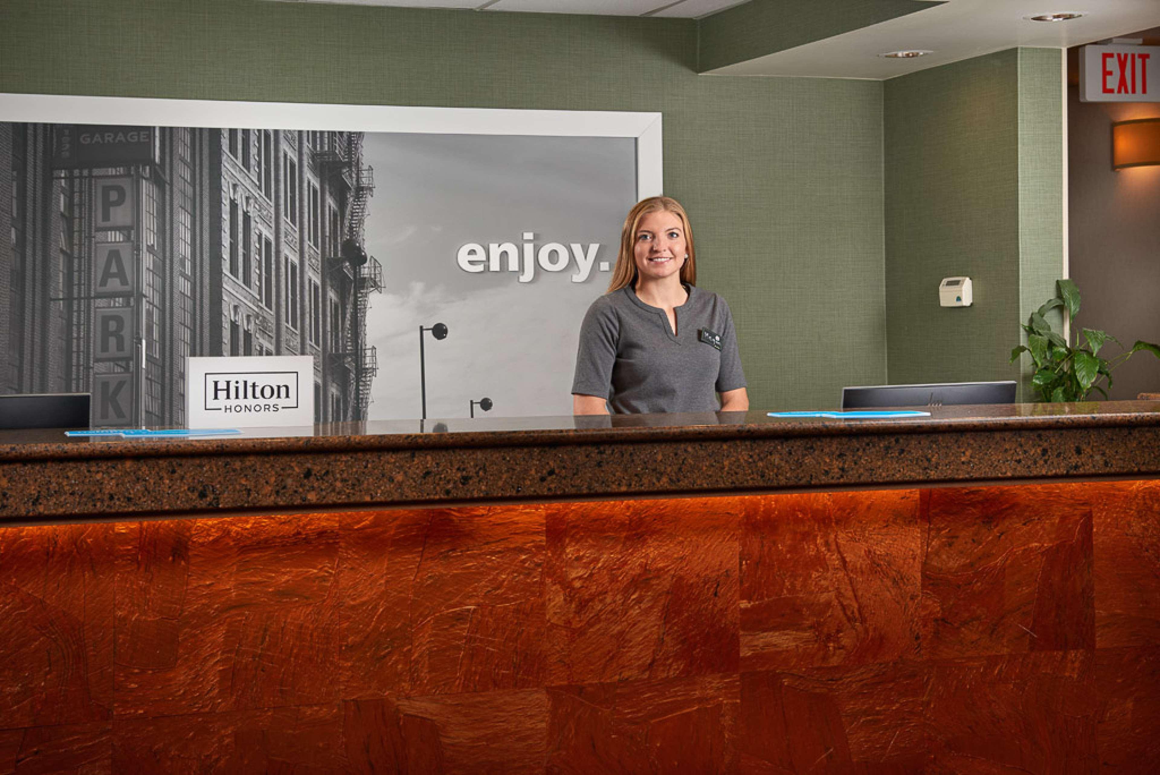 Vista Lobby Hampton Inn Butte