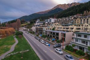Alojamiento - Lakefront Apartments