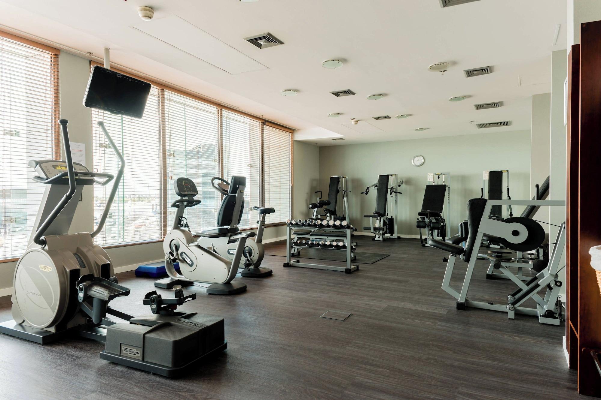 Gimnasio Courtyard by Marriott Warsaw Airport