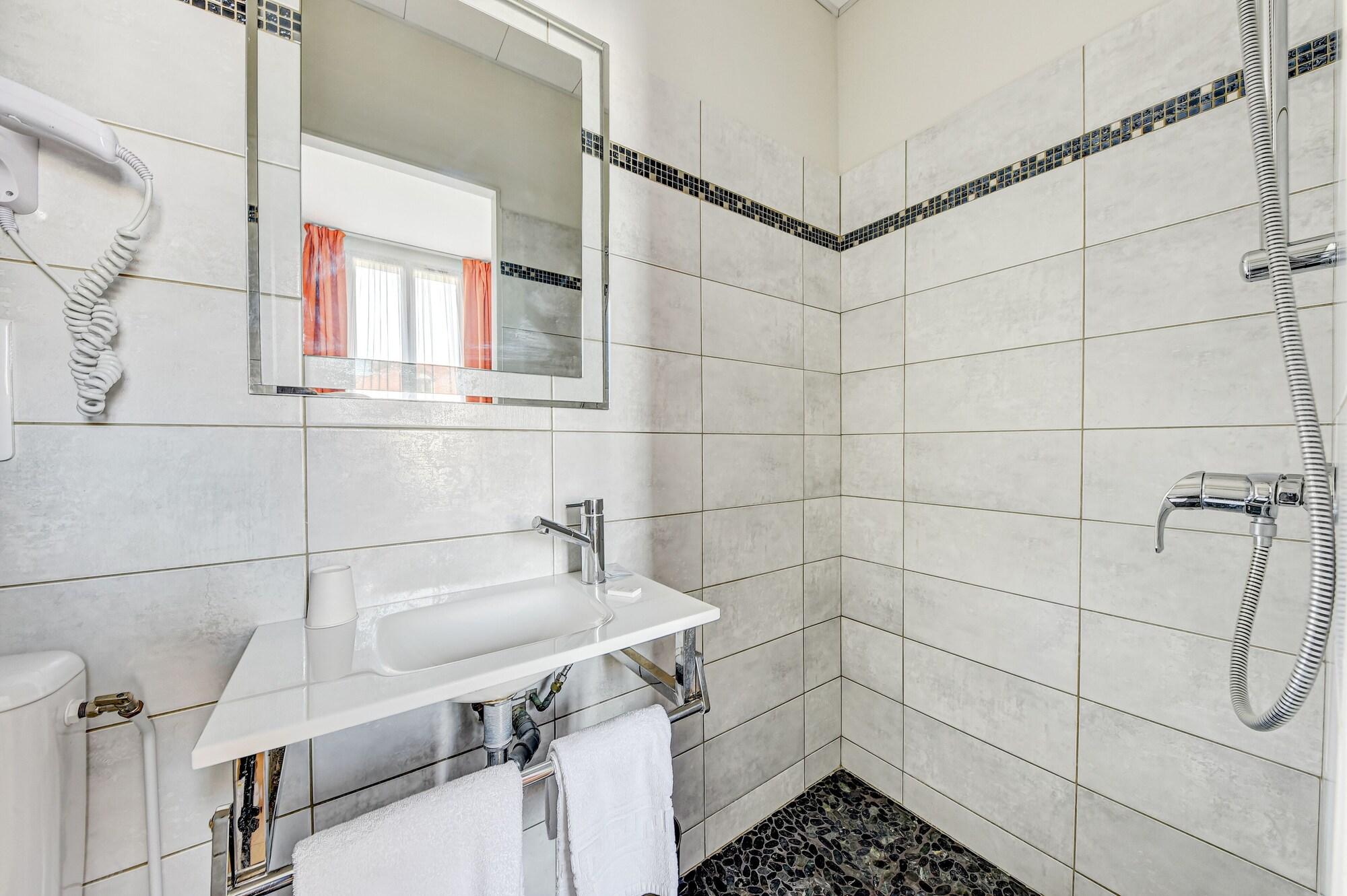 Equipamiento de Habitación Hôtel Robespierre