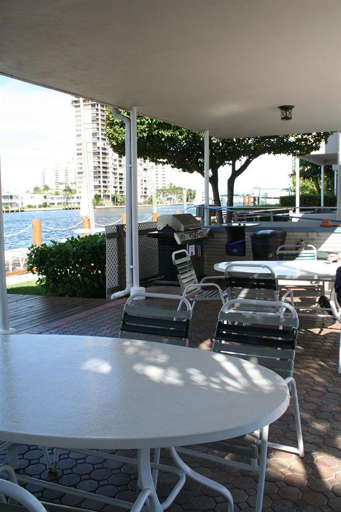 Restaurant Holiday Isle Yacht Club