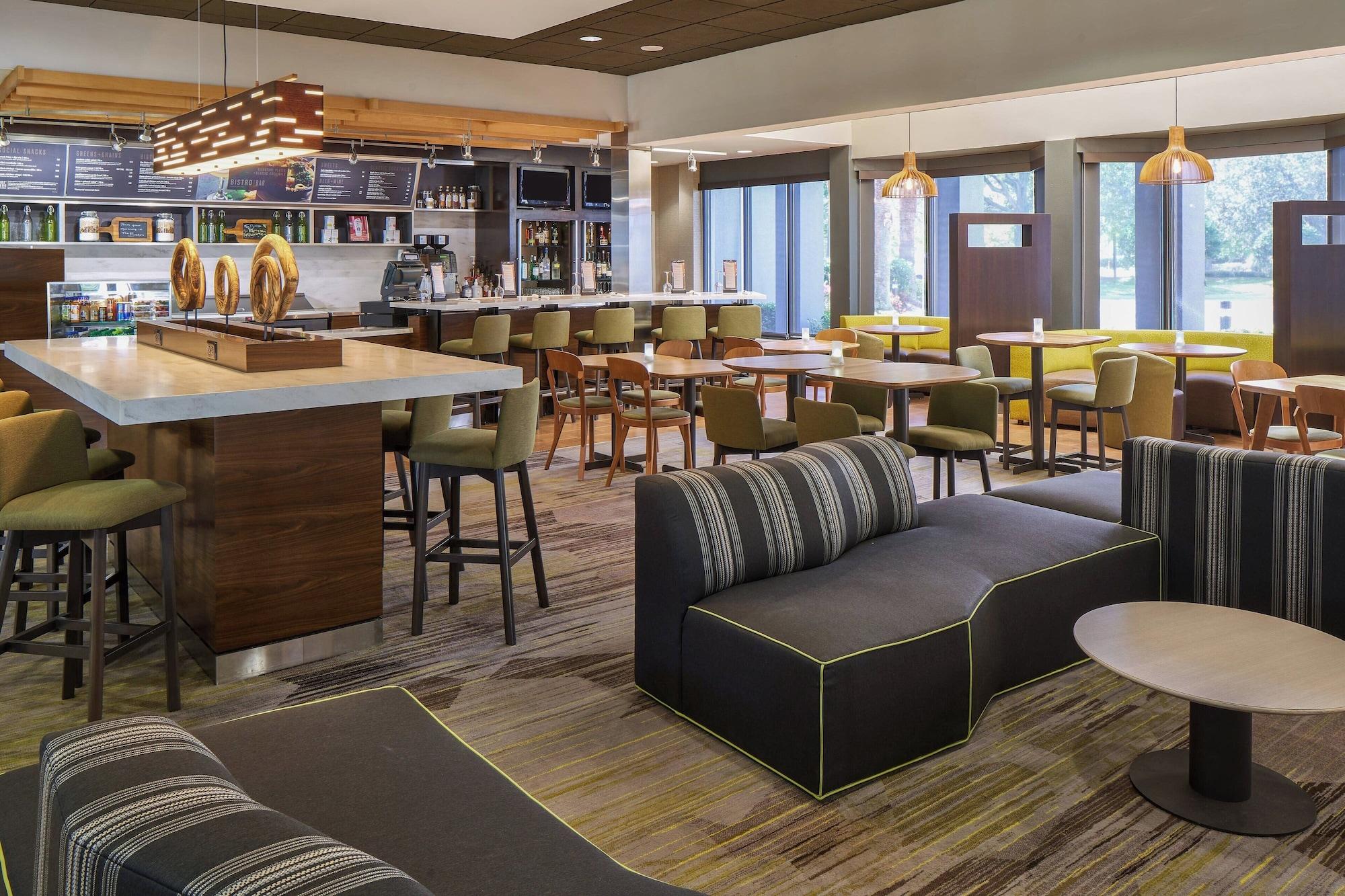 Restaurant Courtyard by Marriott Orlando Airport