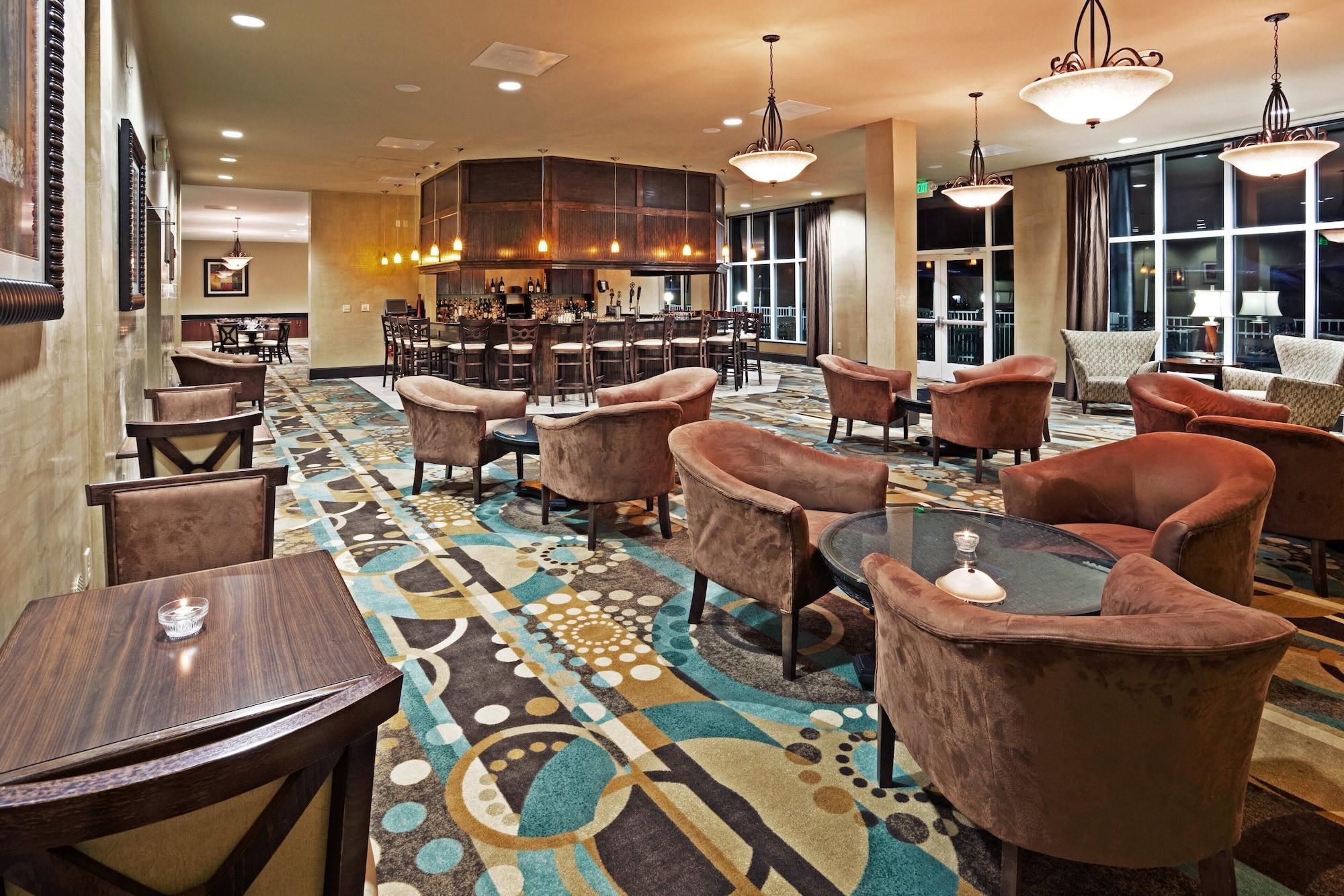 Bar/Salón Holiday Inn Hotel & Suites Beaufort at Highway 21 by IHG