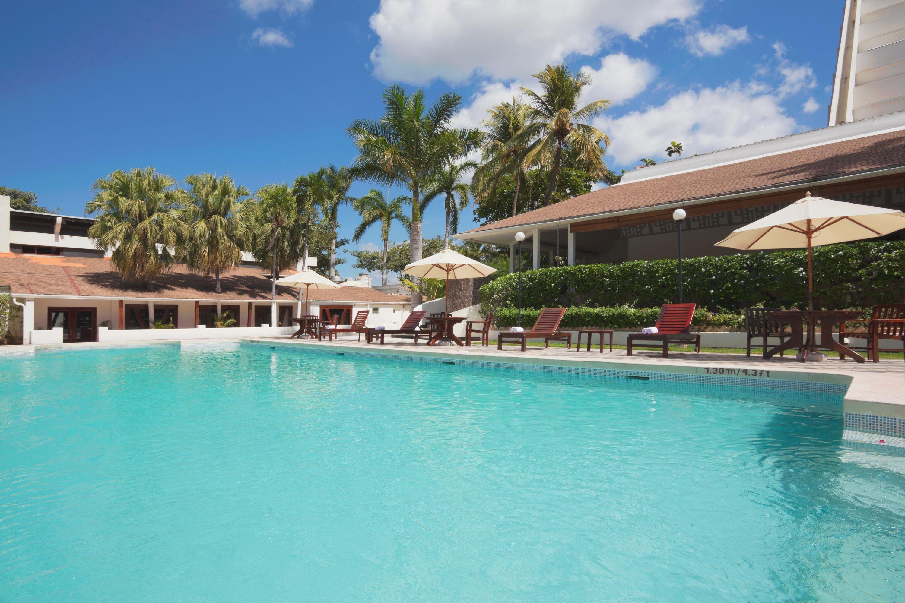 Vista Piscina Crowne Plaza Managua by IHG