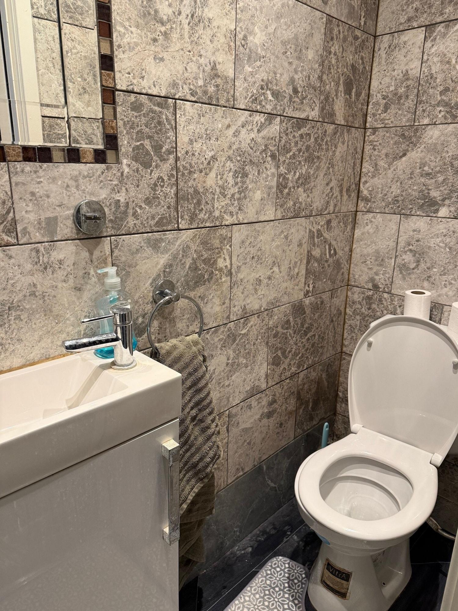 Equipamiento de Habitación Luton Homestay near AIRPORT