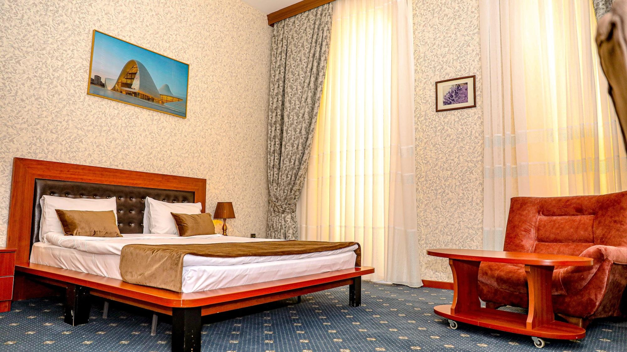 Varios Du Port Hotel