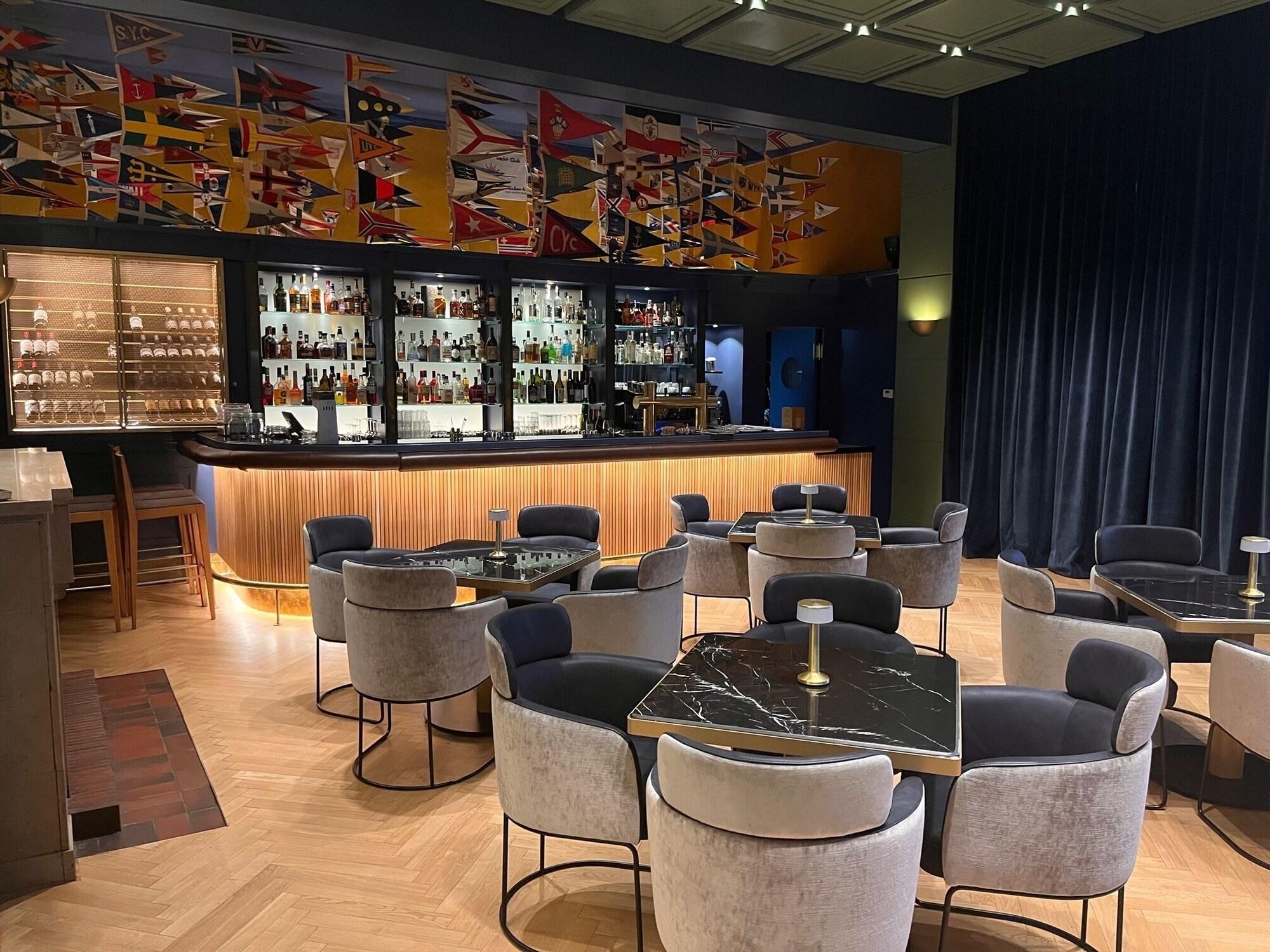 Bar/Salón Hotel Kieler Yacht-Club