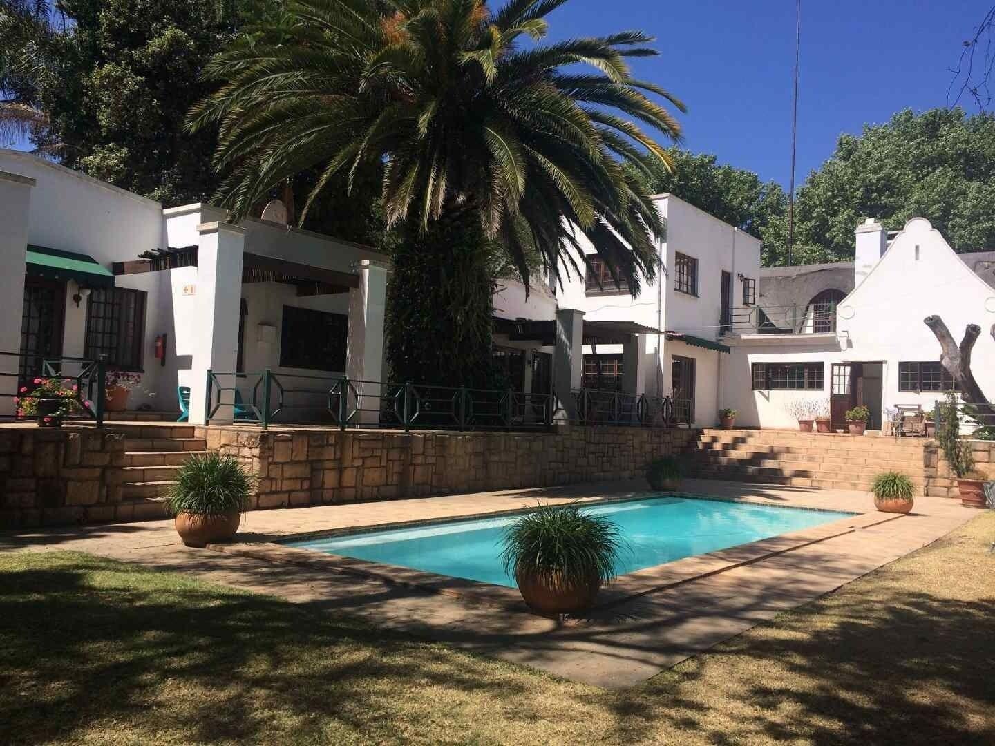 Varios 77 On 8th Rosebank