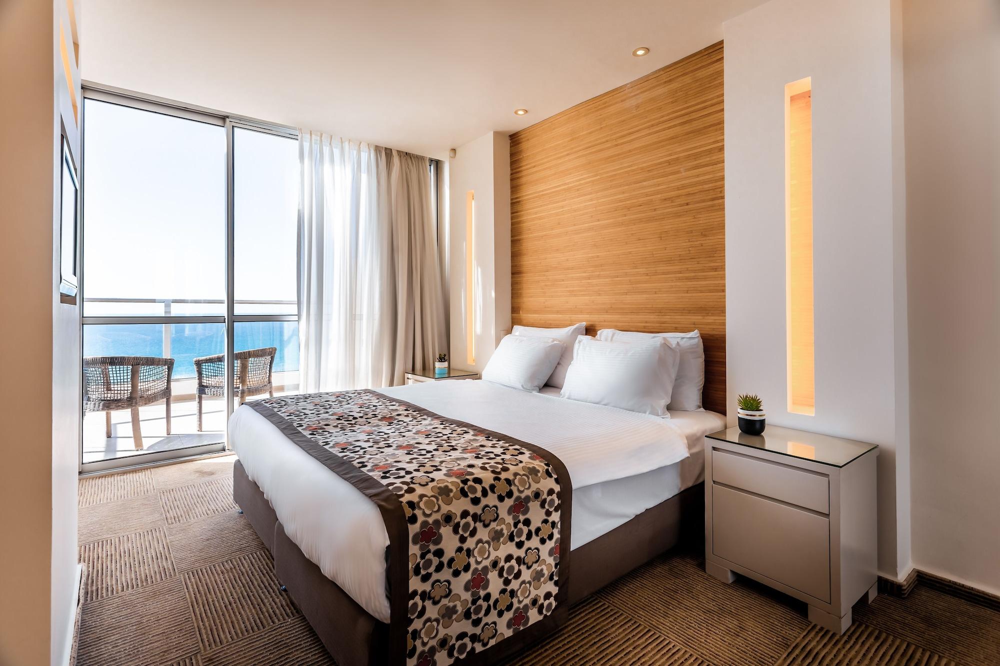 Habitación Ramada Hotel & Suites by Wyndham Netanya
