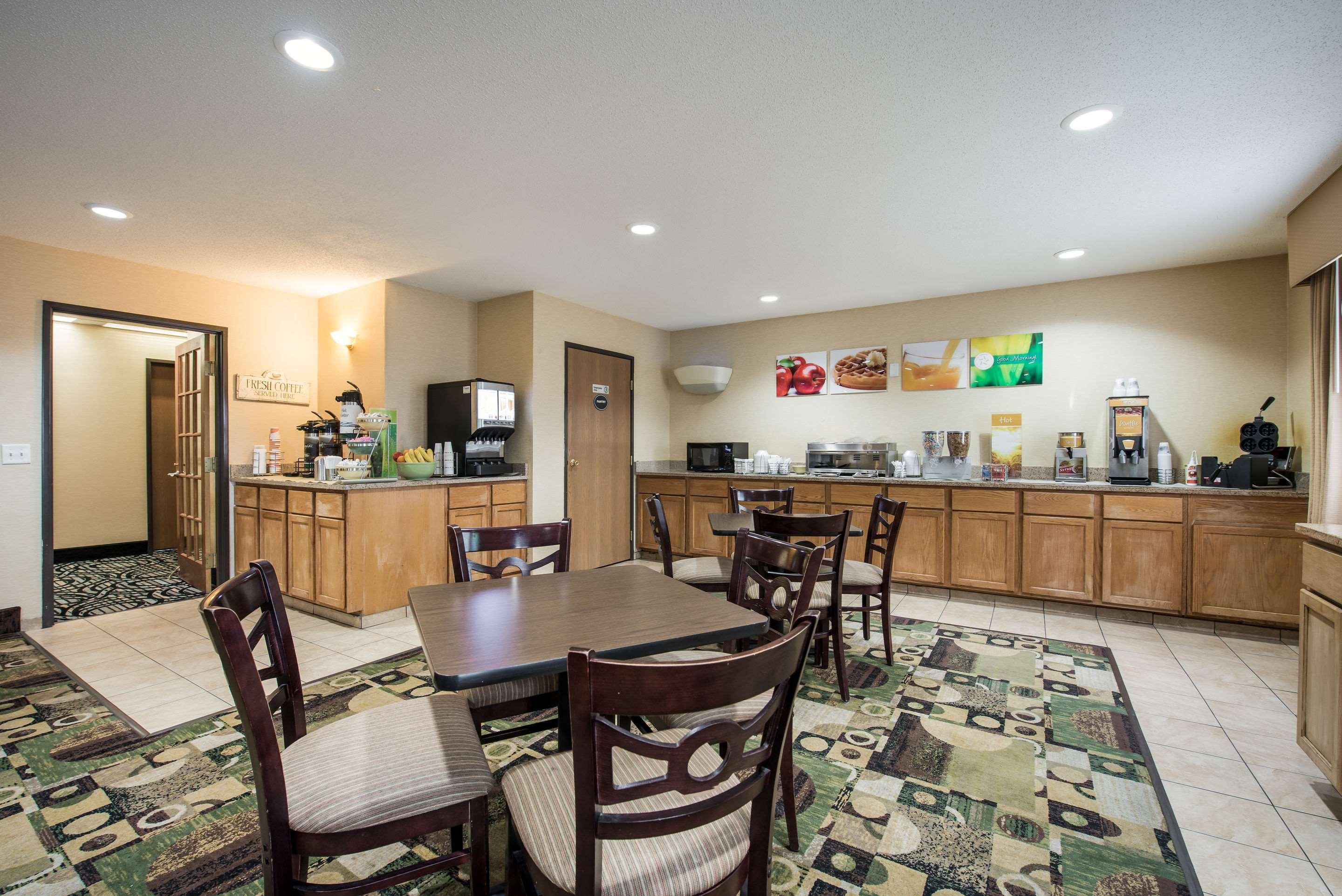 Restaurant Quality Inn & Suites