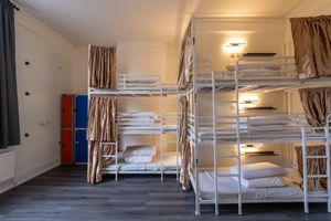 Alojamiento - Book a Bed Hostels