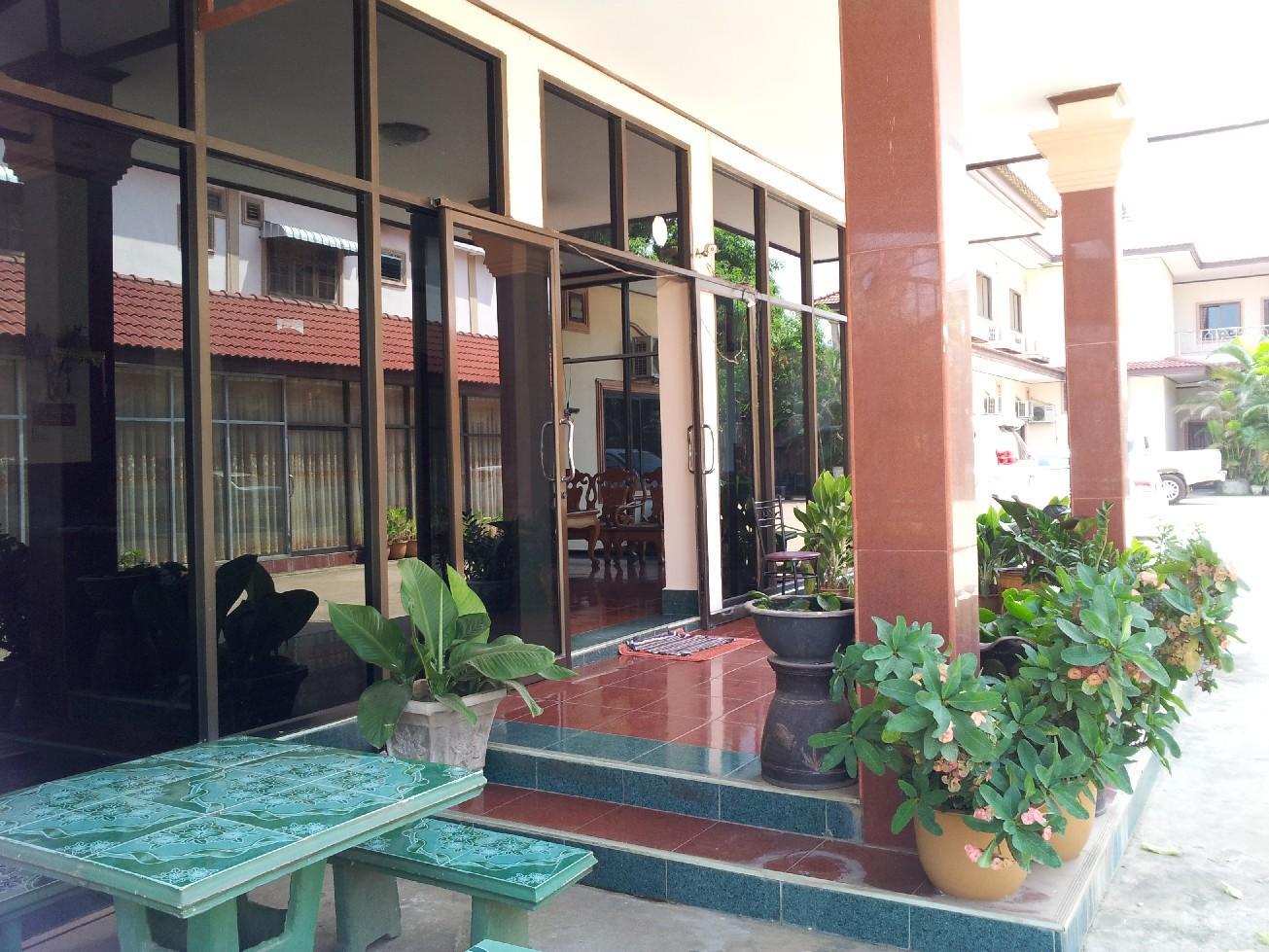 Vista Exterior La Ong Dao Hotel 2