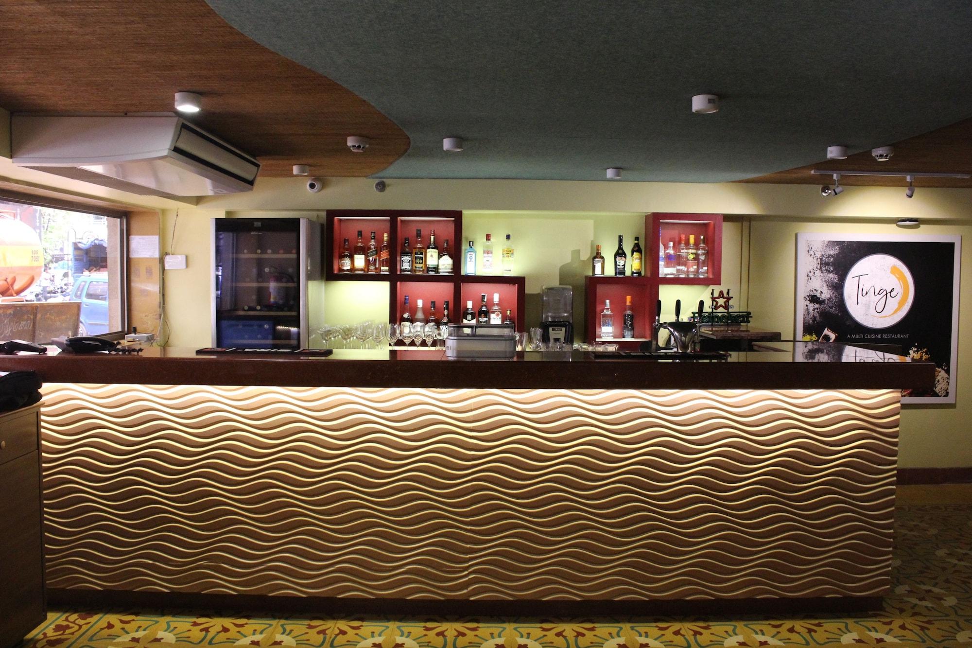 Bar/Salón Grande Delmon