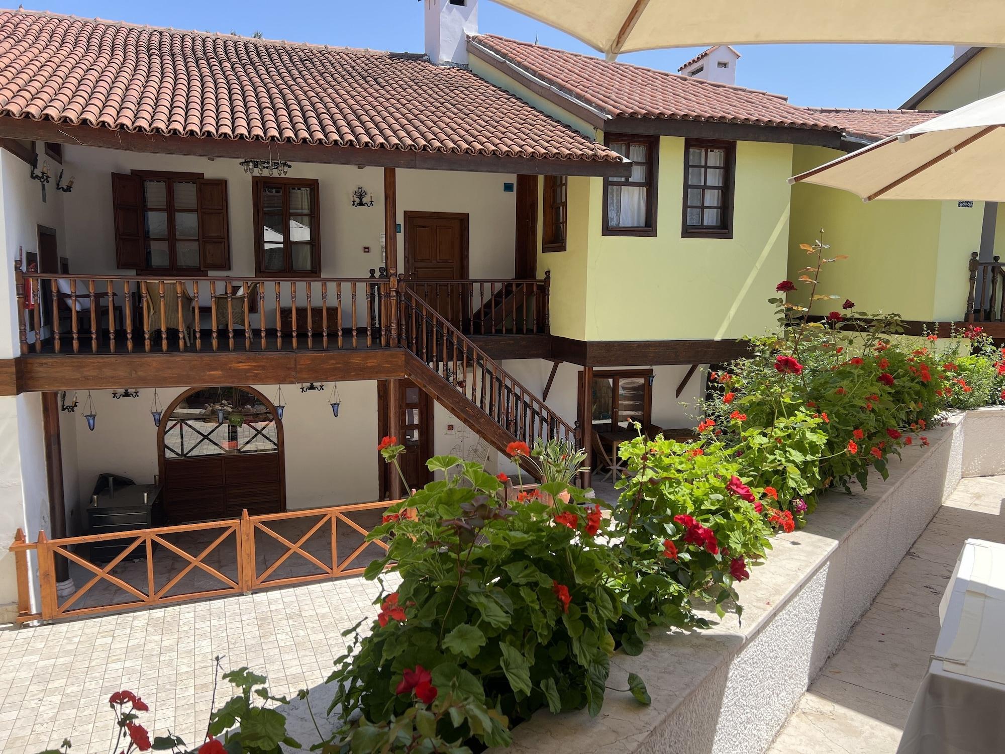 Vista Exterior Tekeli Konakları