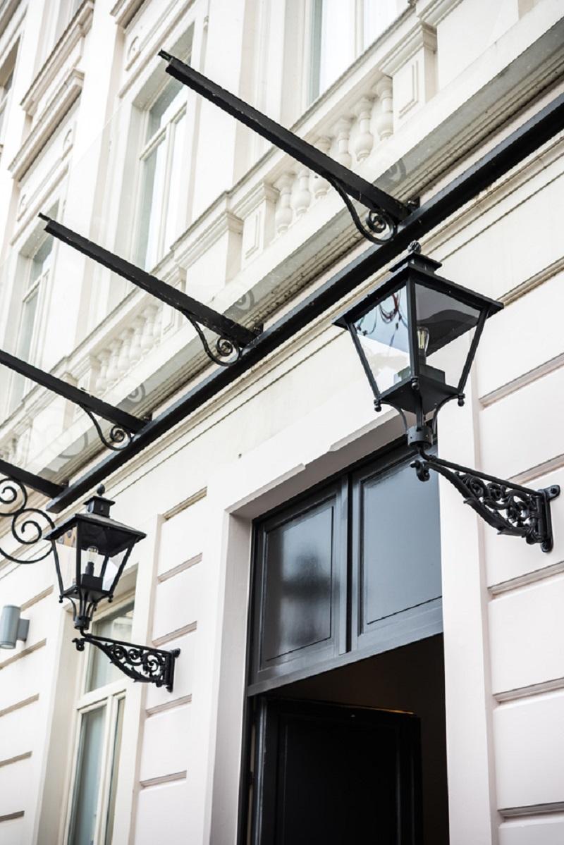 Vista Exterior Pillows Grand Boutique Hotel Place Rouppe Brussels