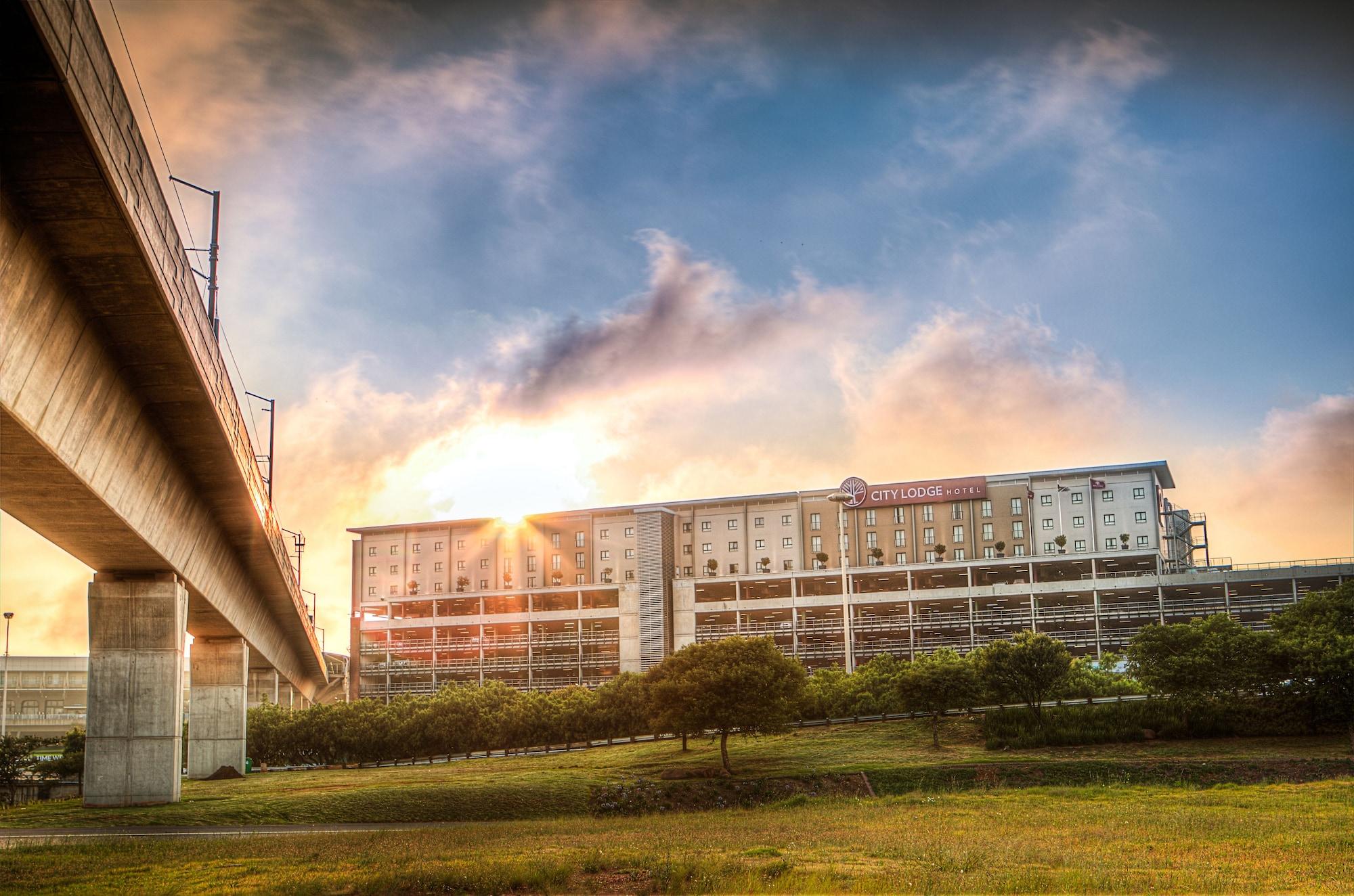 Vista Exterior City Lodge Hotel at OR Tambo International Airport