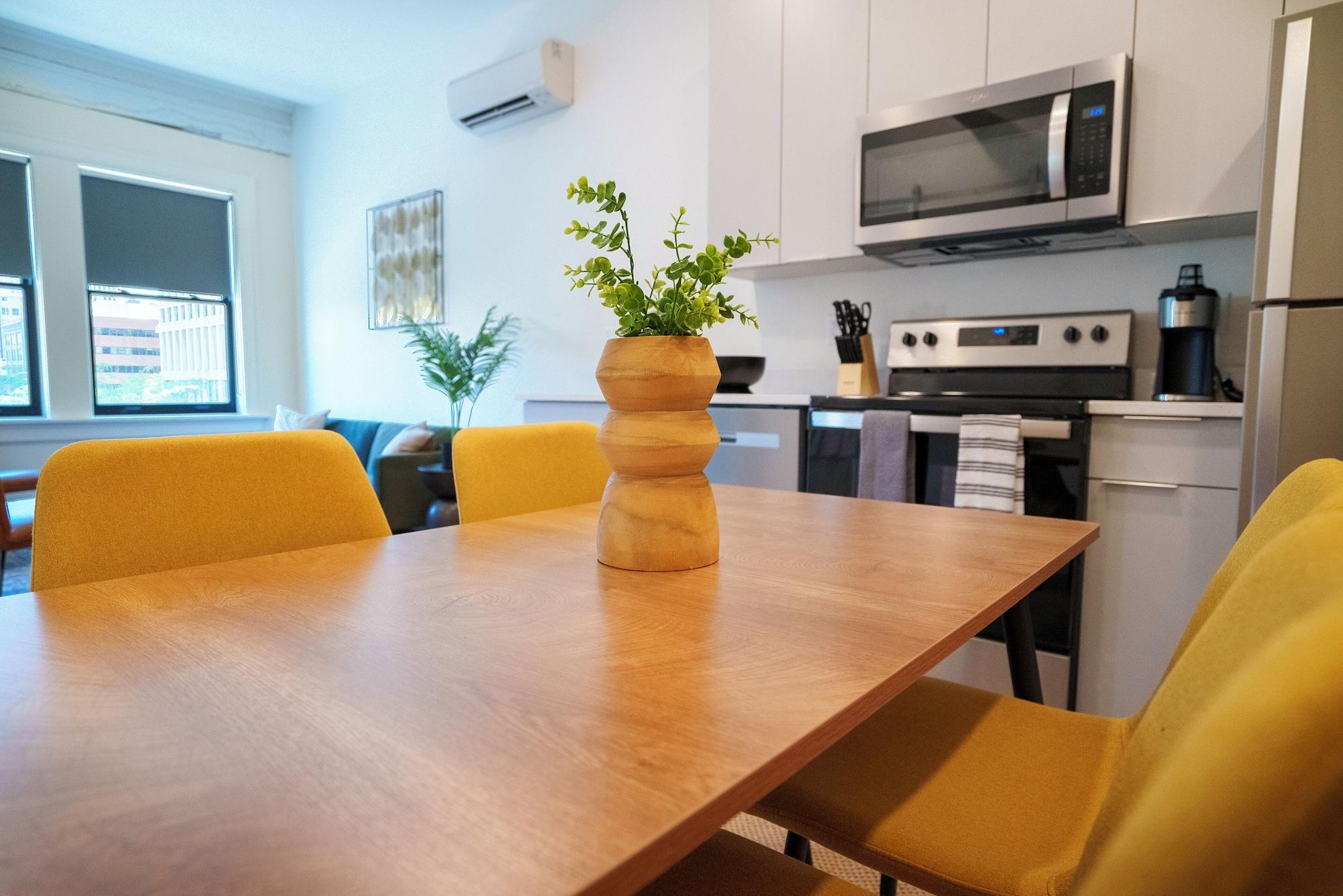 Restaurant The Standard in Downtown Columbus