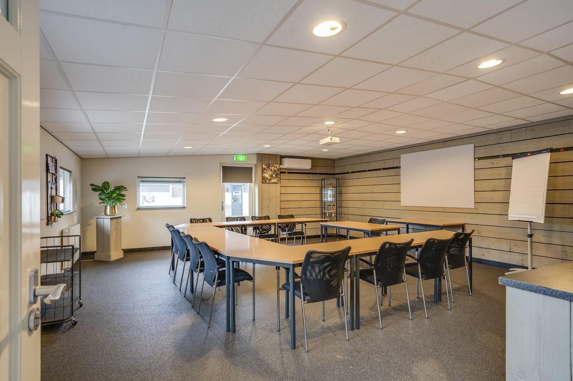 Sala de Reuniones Lamperse hei