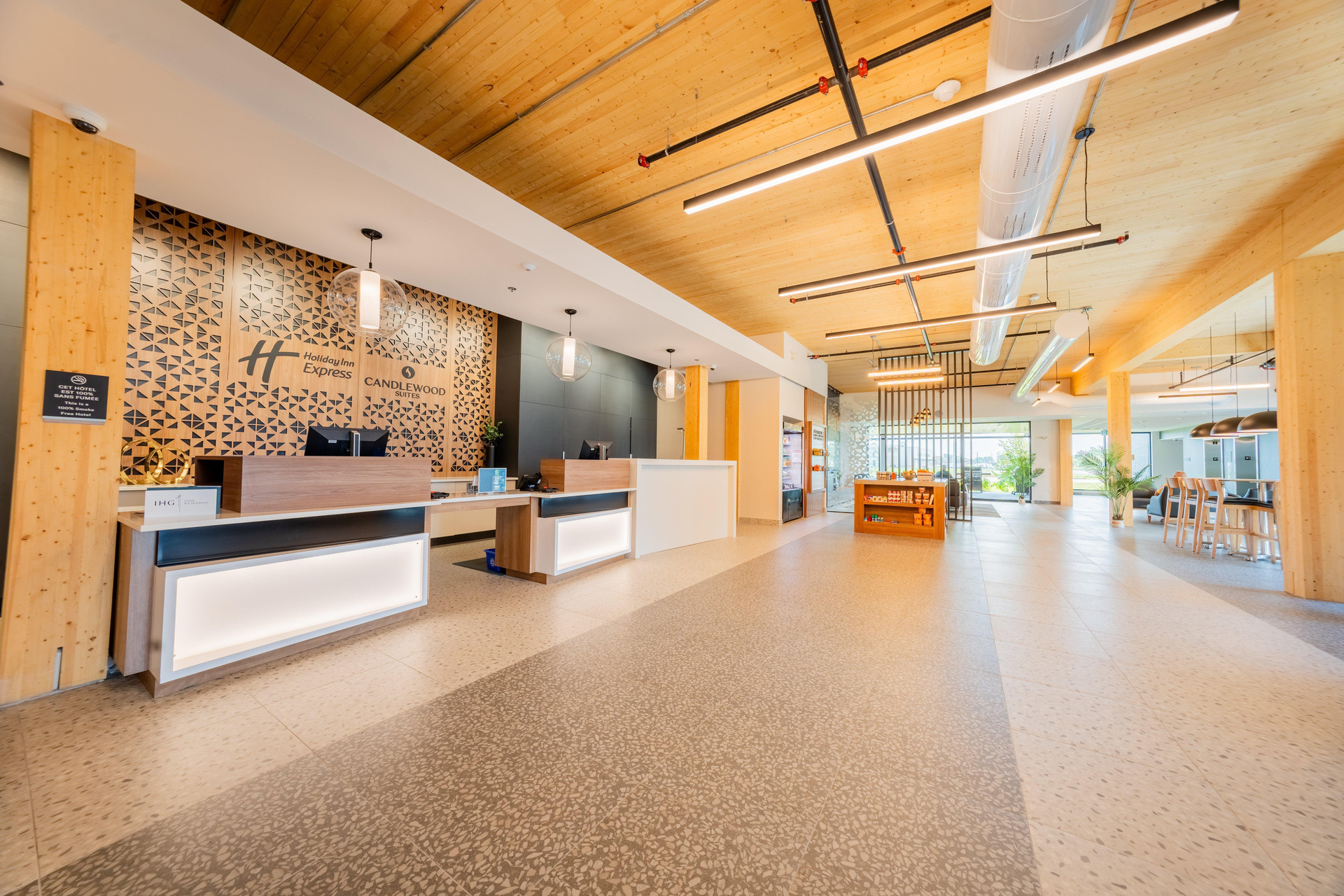 Vista Lobby Holiday Inn Express & Suites Trois-Rivieres Ouest