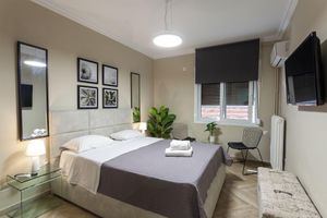 Arriendo temporal - Privilege Apt with Private Yard- Parking