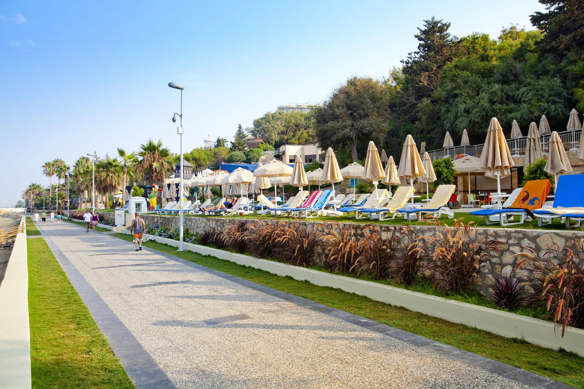 Playa Melas Resort Hotel