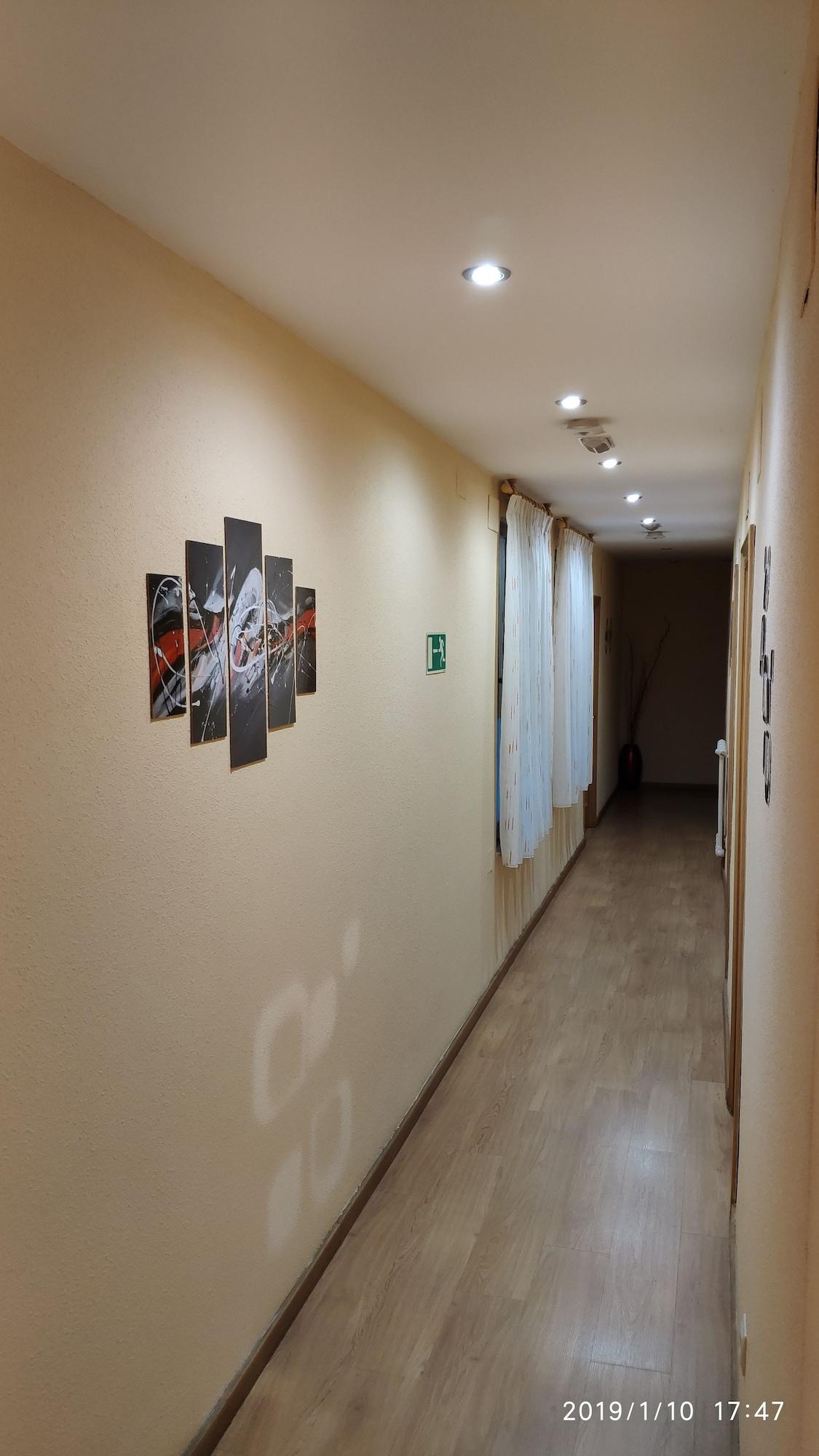 Varios Hostal Hispánico I
