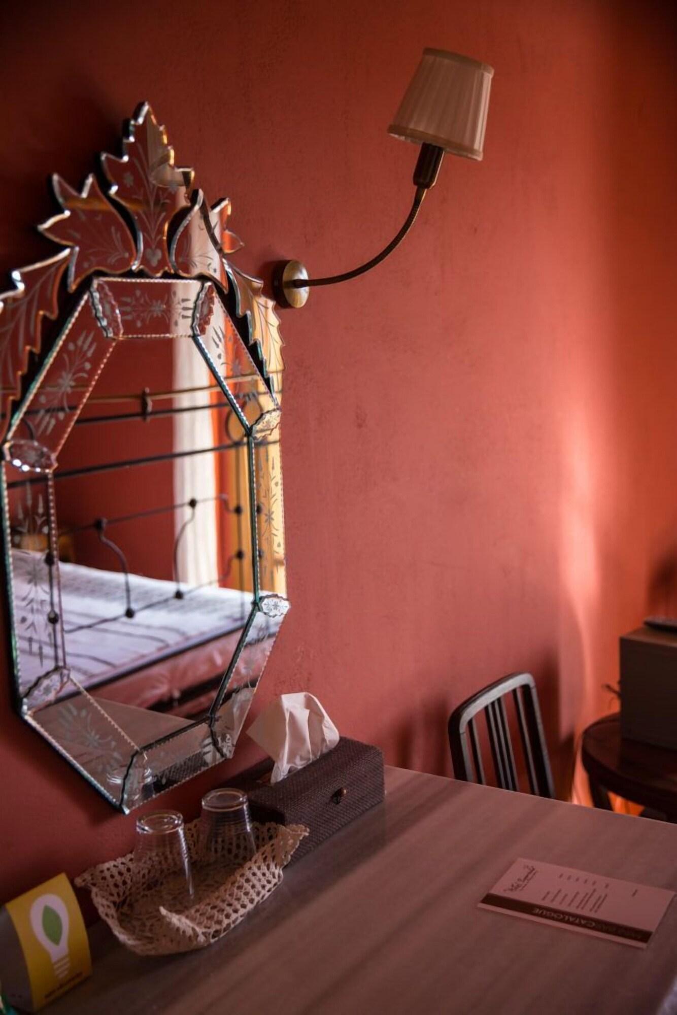 Set de Habitación Hotel Papanikola