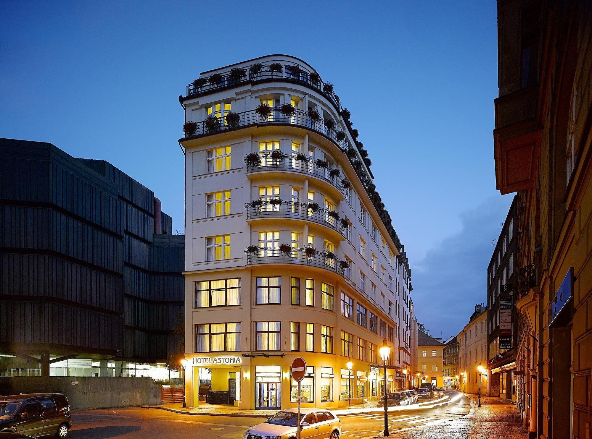 Varios Hotel Astoria