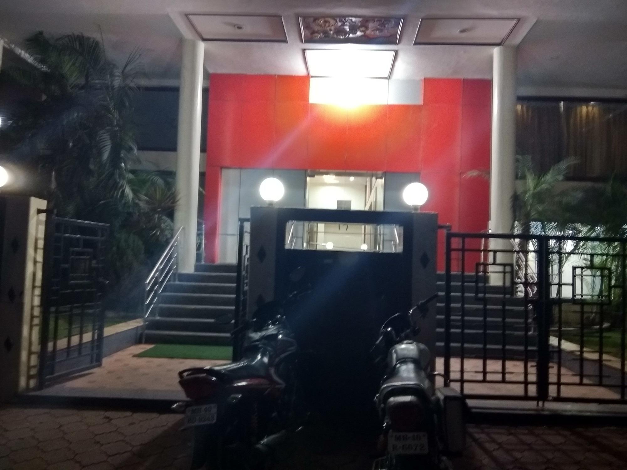 Vista Exterior JK Rooms 122 Shaheen Lodging & Boarding