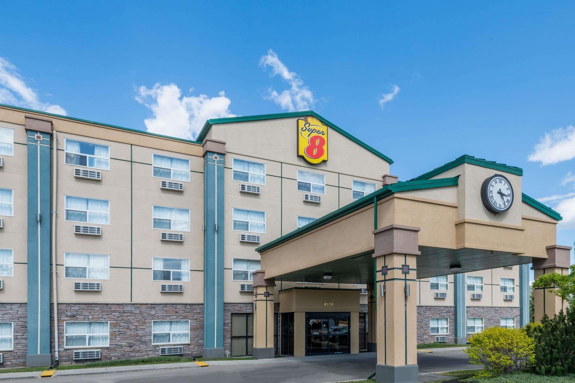 Varios Super 8 by Wyndham Red Deer City Centre