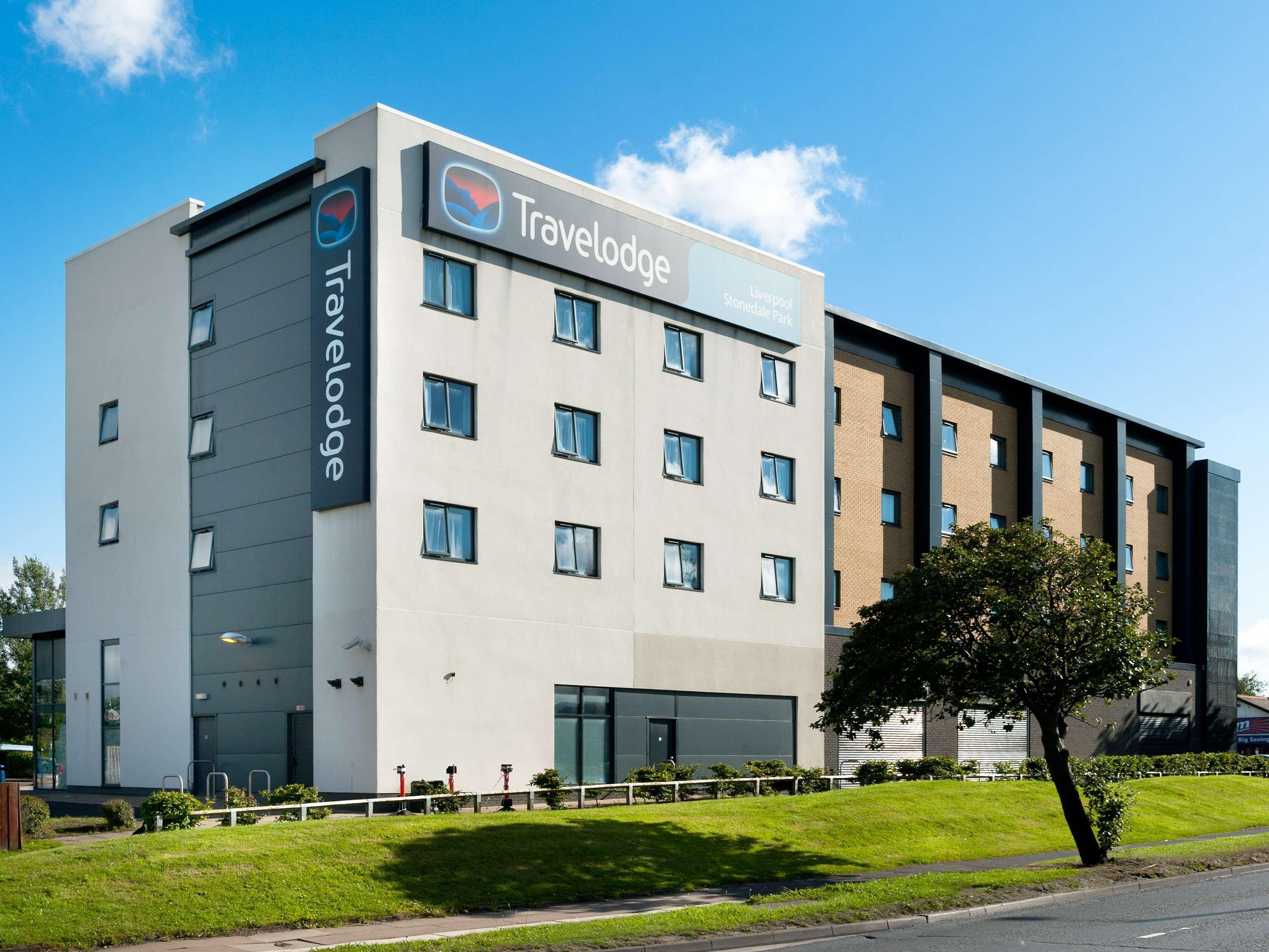 Vista Exterior Travelodge Liverpool Stonedale Park