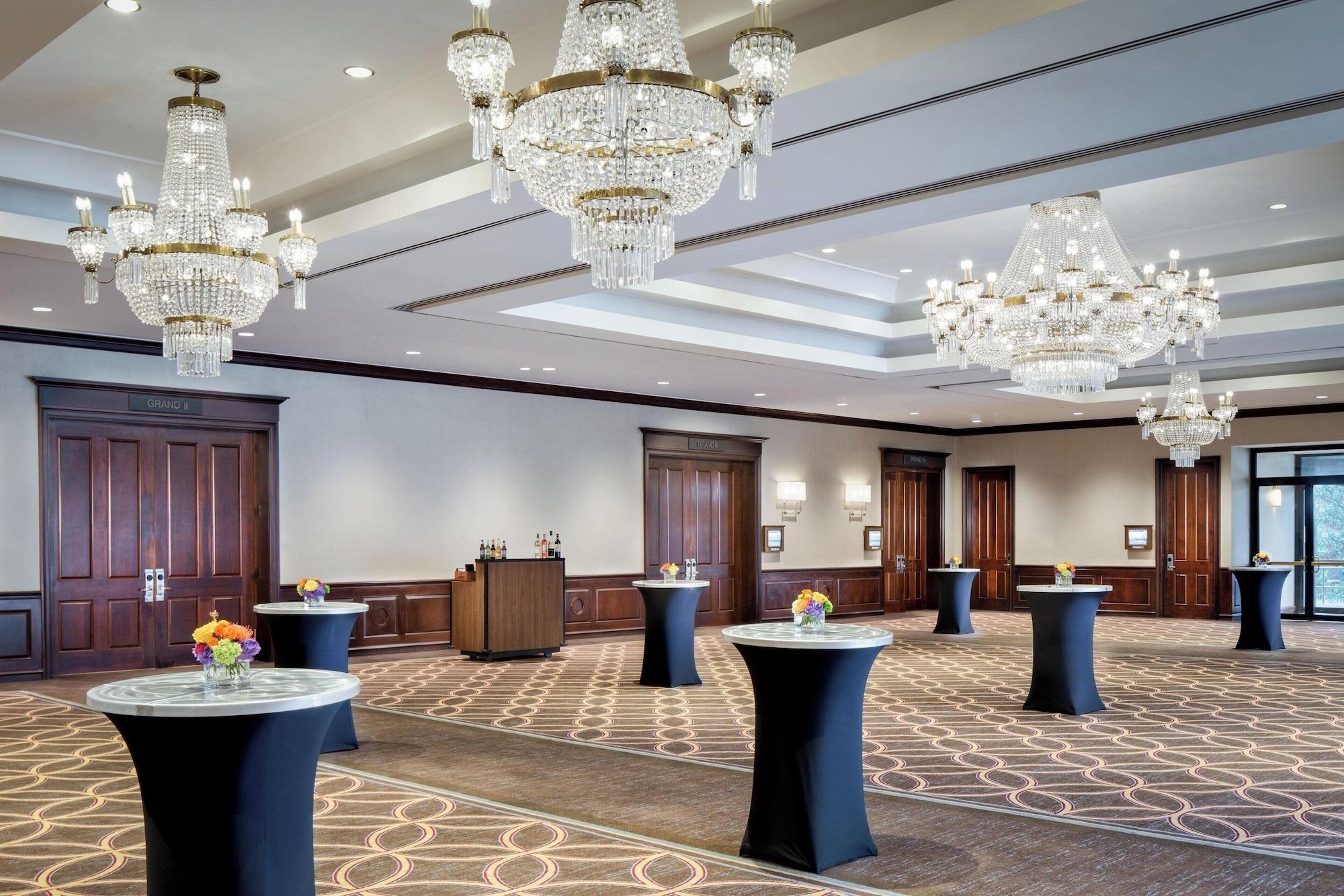 Vista Lobby Sheraton DFW Airport Hotel