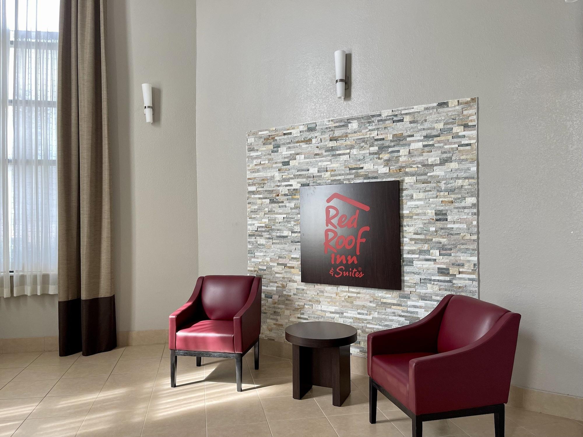 Vista Lobby Red Roof Inn & Suites Jackson - Richland