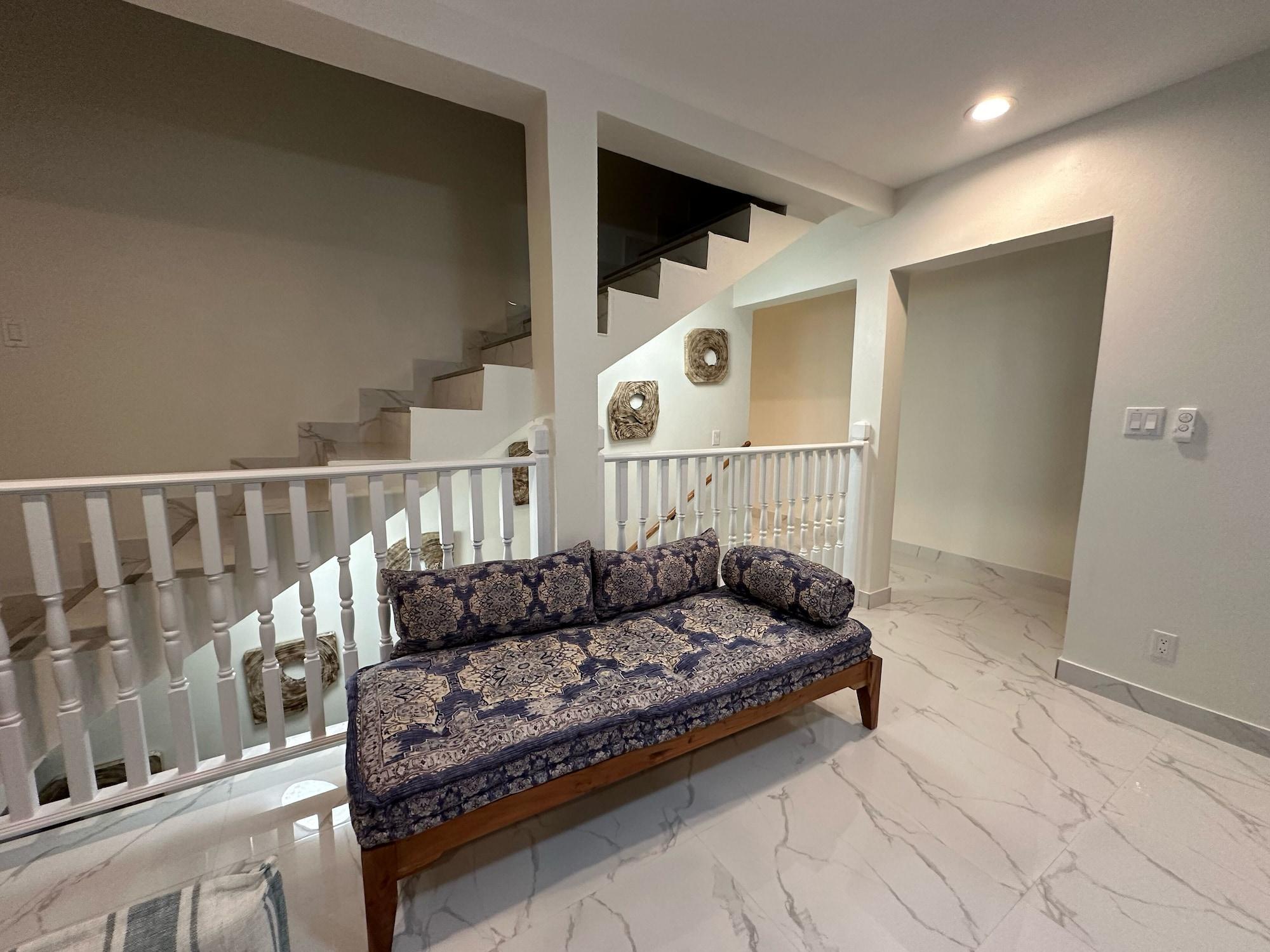 Vista Lobby Checkers Vacation Homes