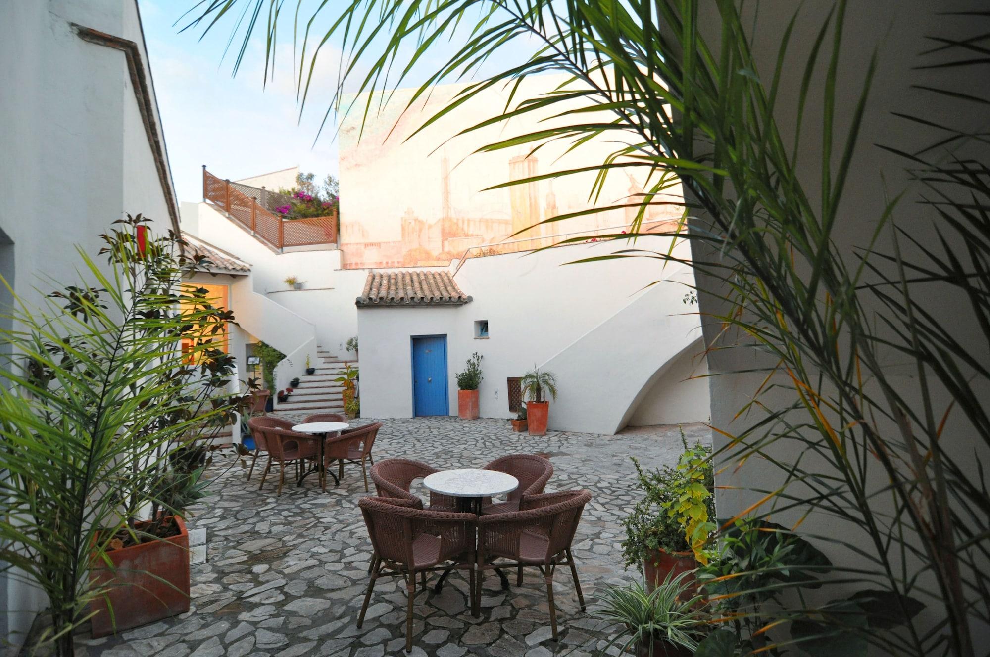 Varios Hotel Utopía
