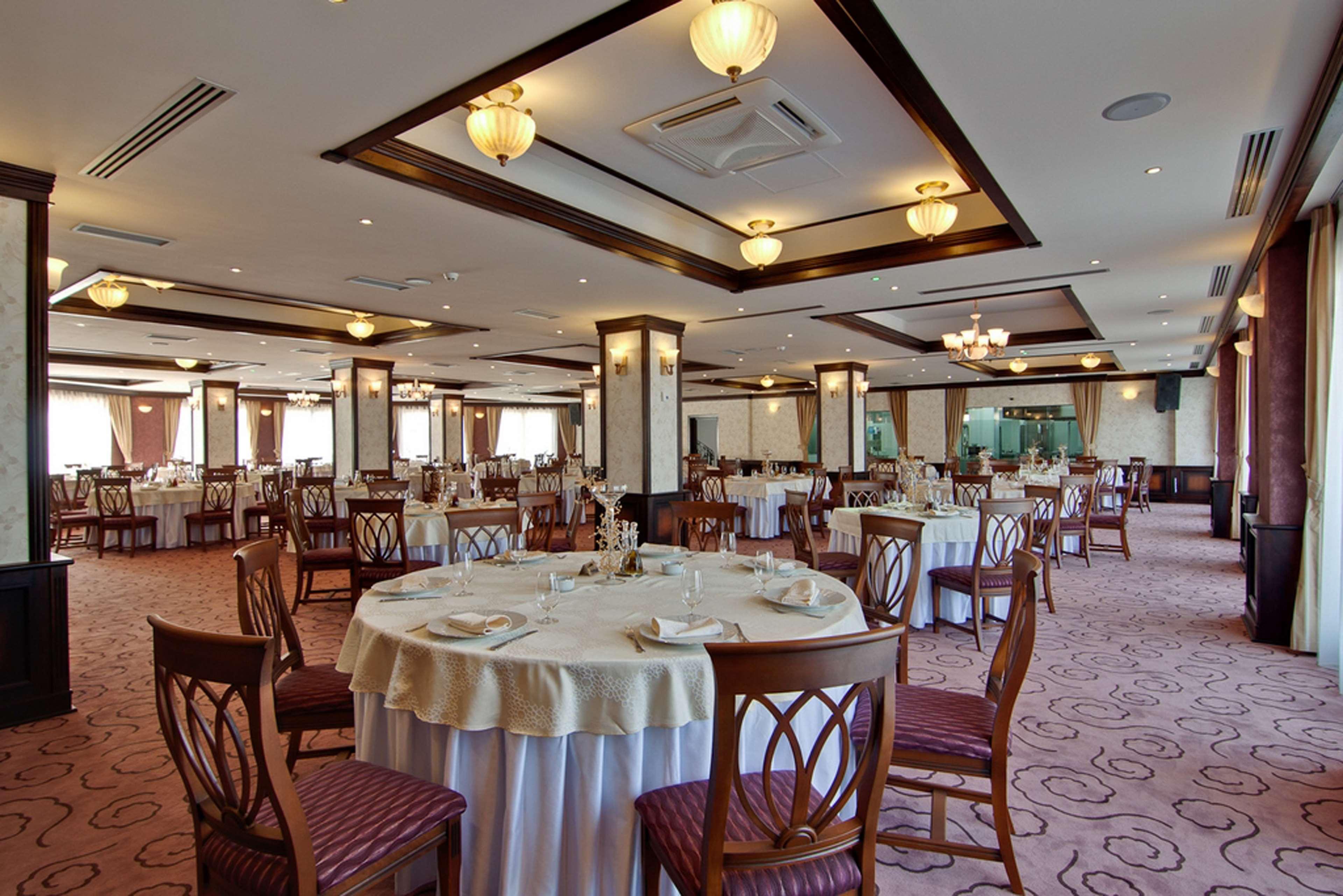 Restaurant DoubleTree by Hilton Hotel Sighisoara - Cavaler