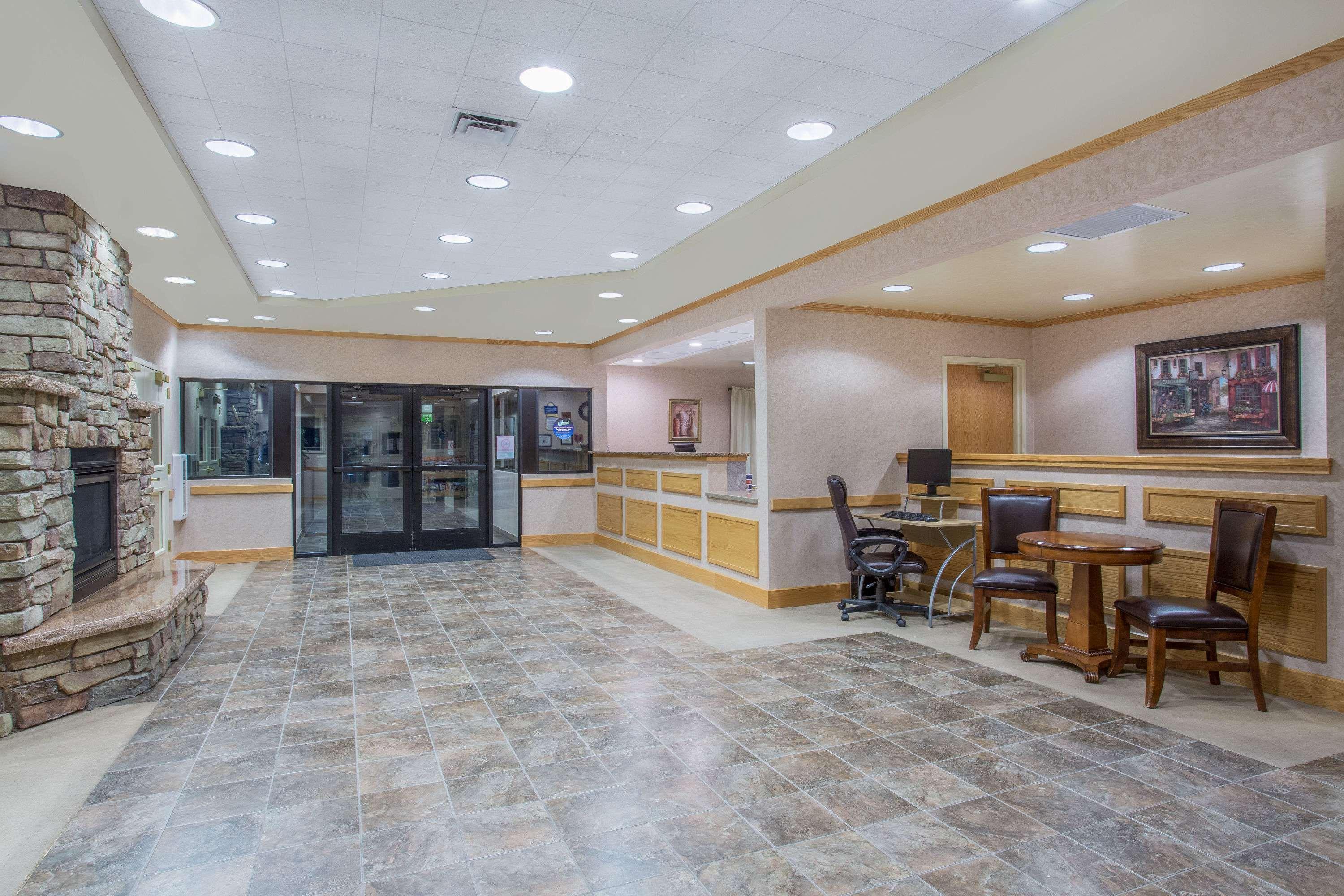 Vista Lobby Days Inn by Wyndham Chino Valley